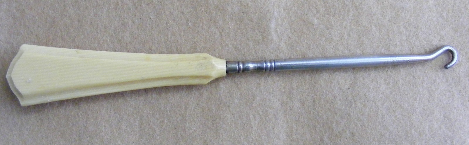VINTAGE SHOE BUTTON HOOK IVORY HANDLE 7 1/2” LONG