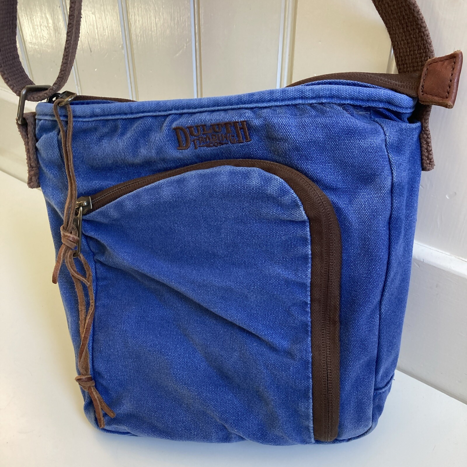DULUTH TRADING CO BLUE DENIM CANVAS CROSSBODY PURSE