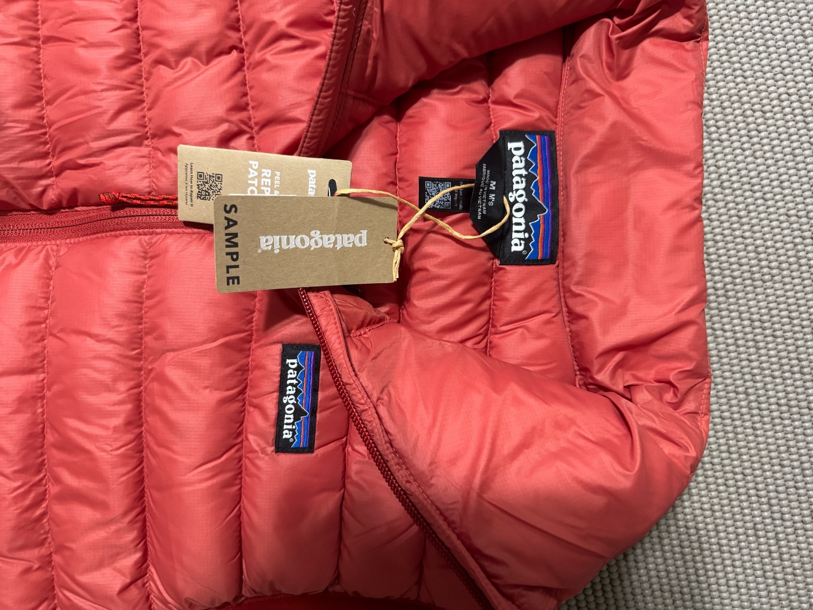 Patagonia Men’s Down Sweater Insulated Vest 84623 AMRE Medium – New – Sample Tag