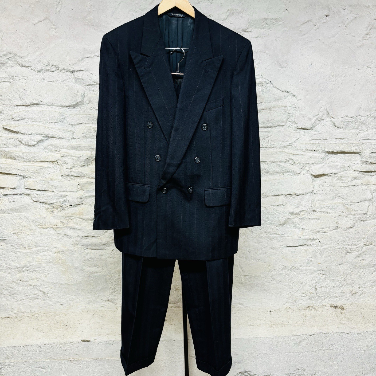 Burberry’s Striped Navy Double Breasted Wool 2-Piece Suit 34×30 Cuffed Pant Vtg