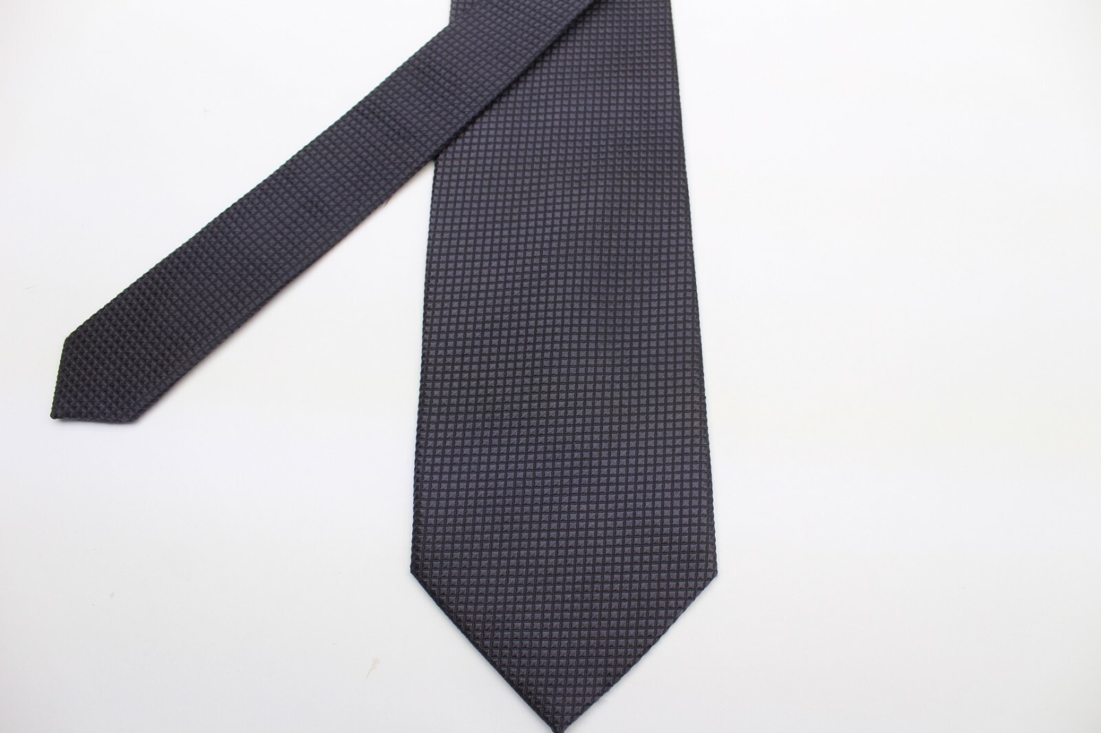 858) ADVANTAGE VARIATION MEN’S TIE 100% SILK MADE IN JAPAN