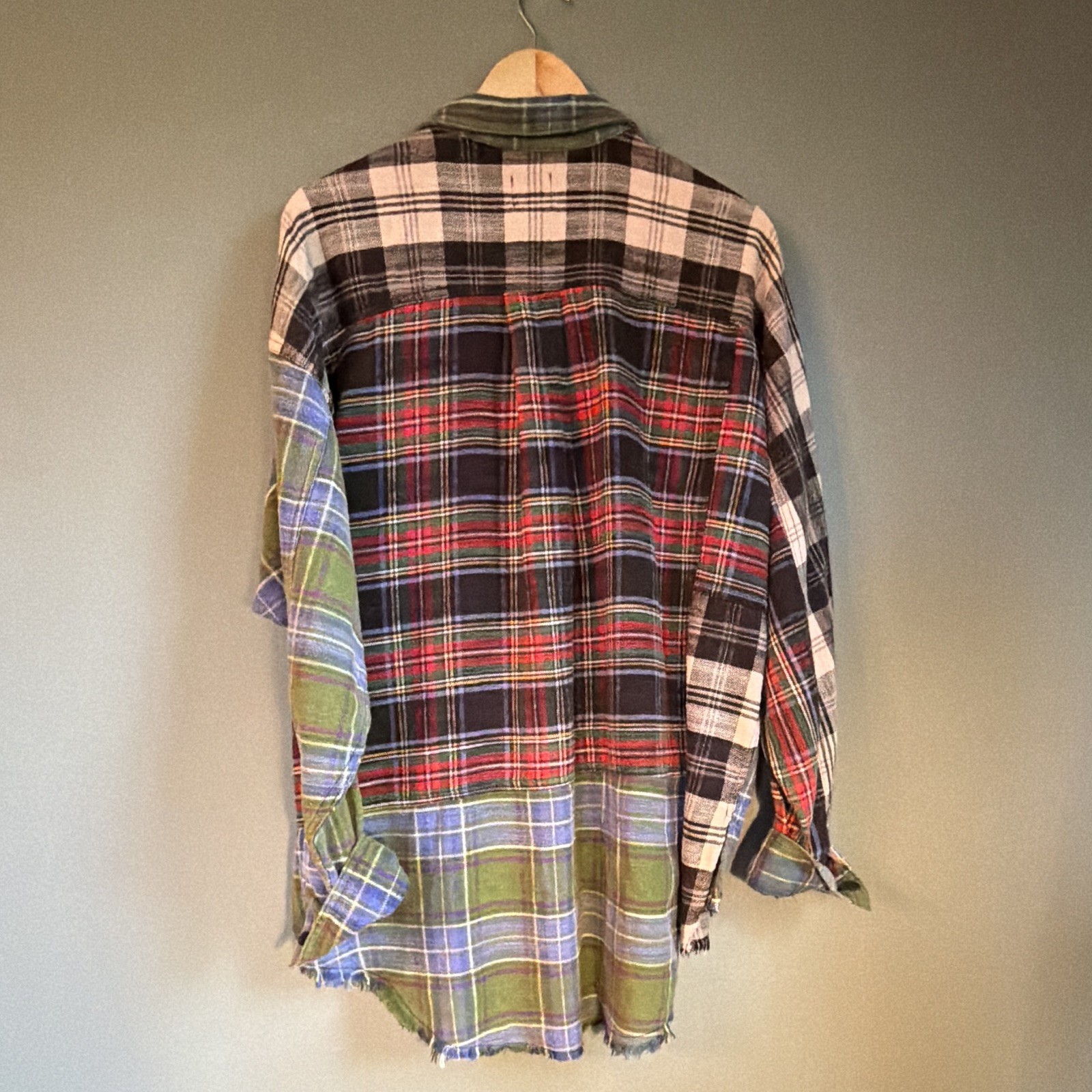 BDG Women’s Oversized Multicolor Plaid Flannel Button-Up Shirt Long Sleeve M