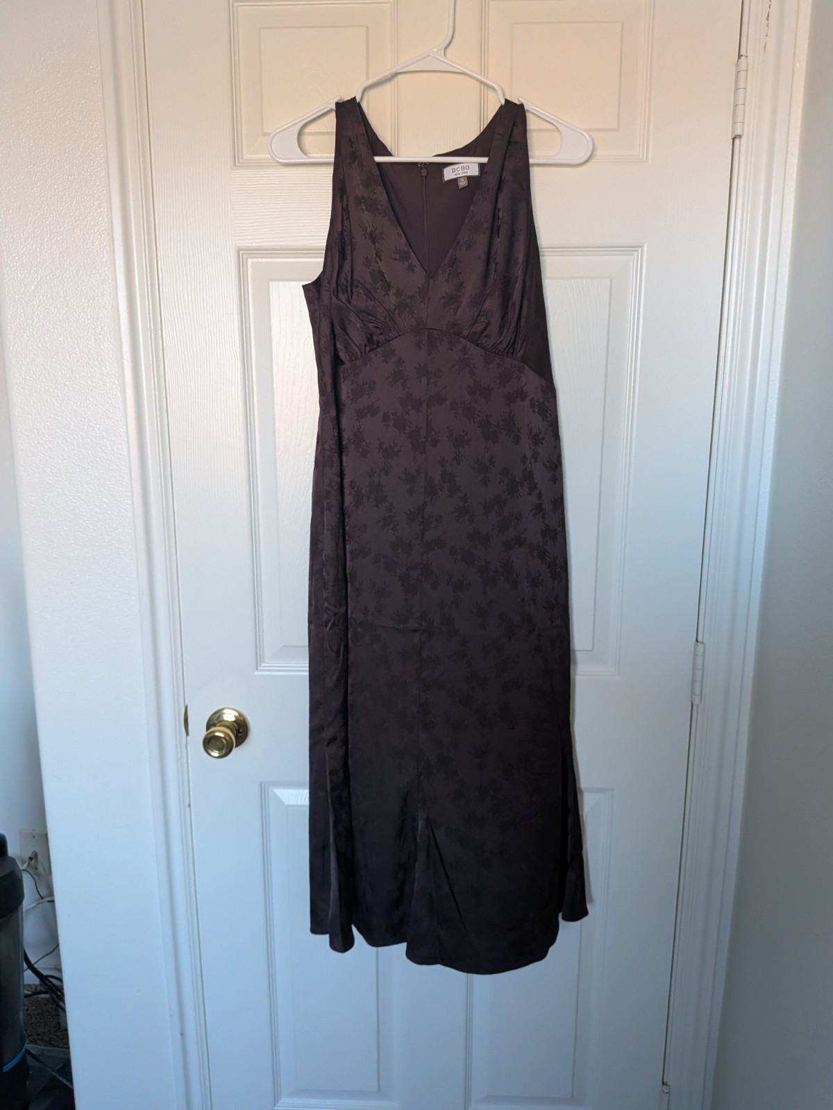 BCBG New York Women’s 12 Brown Floral Jacquard V-Neck Sleeveless Midi Dress