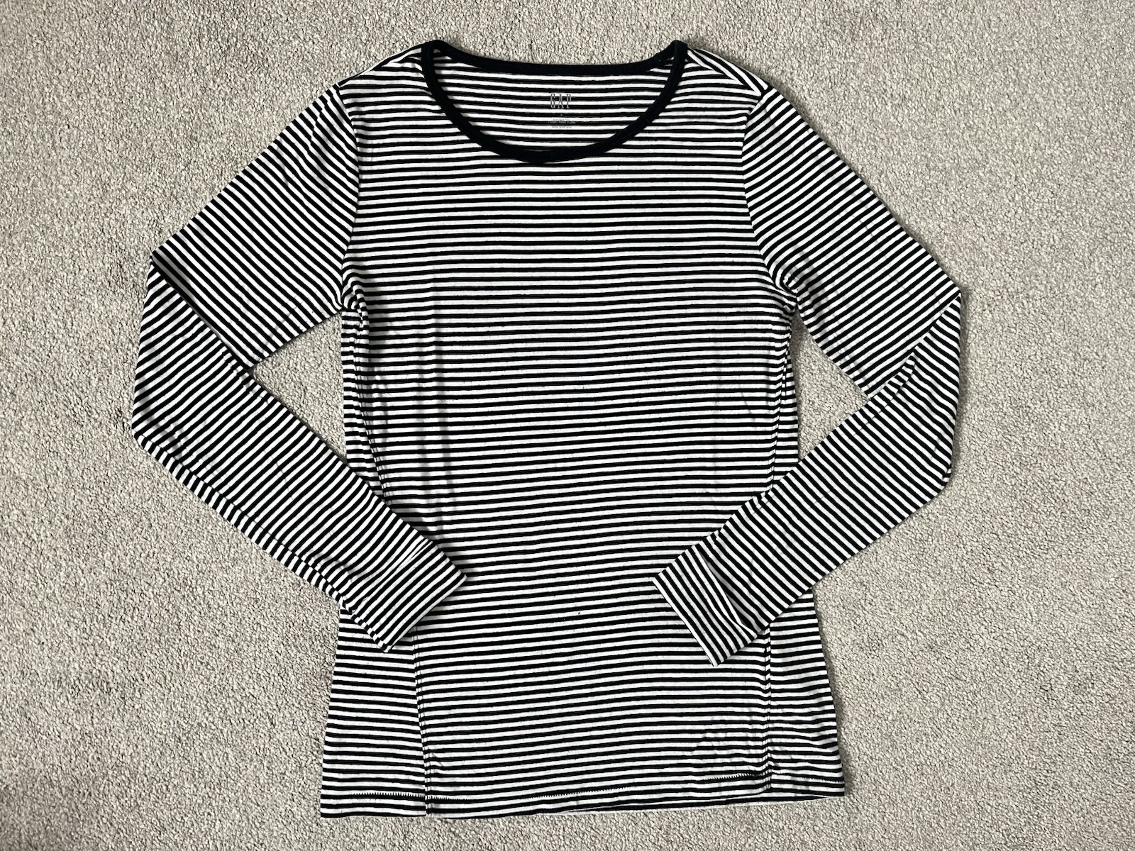 GAP Ladies Long Sleeve Striped Black White Scoop Neck Stretchy Top T-Shirt S