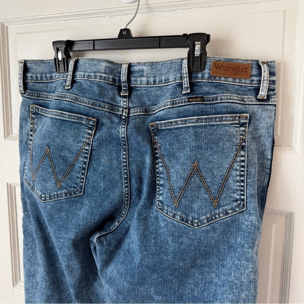 Wrangler Light Blue Stone Washed Denim Slim Straight Jeans Stretch Casual 38×32