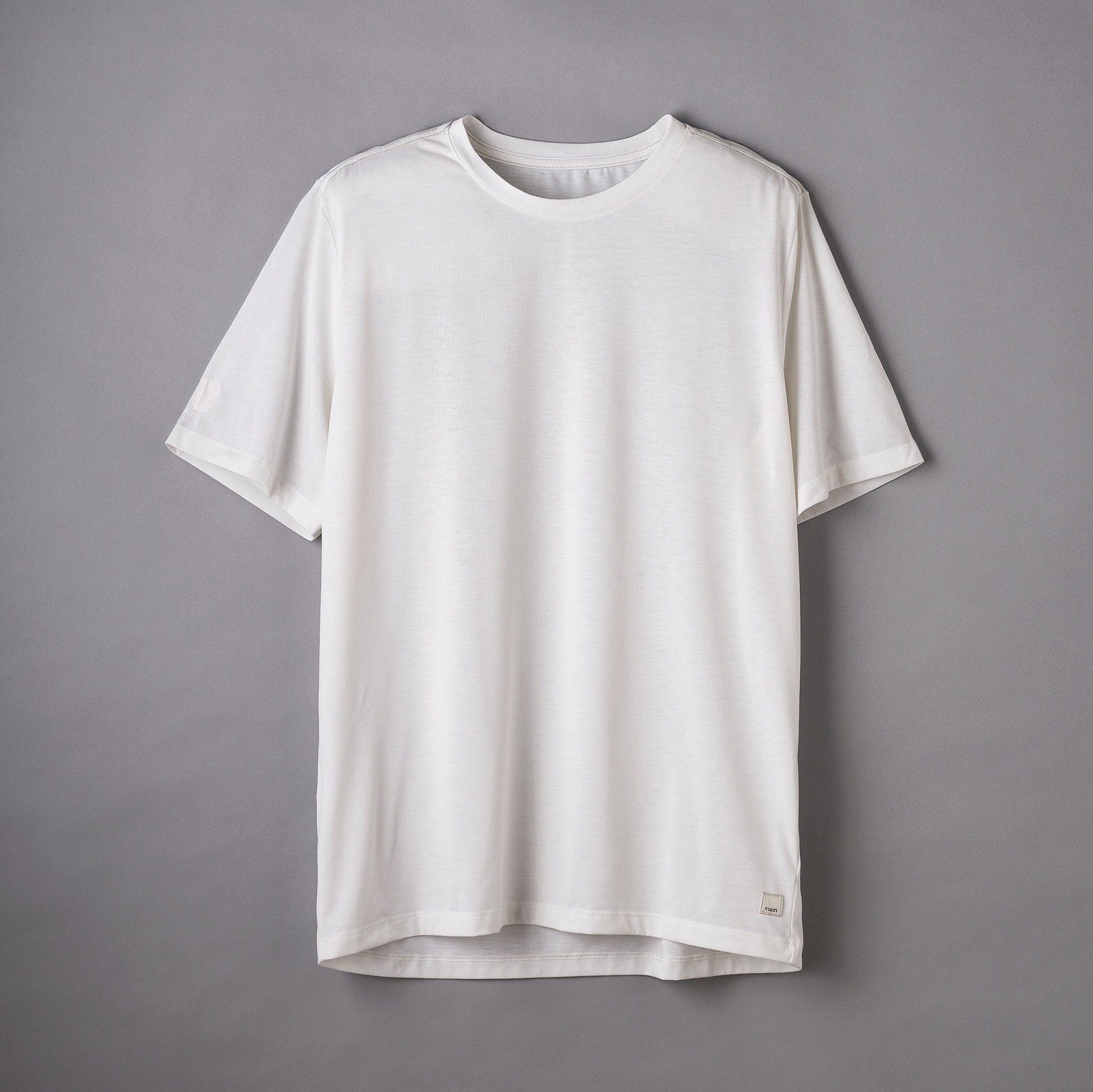 Vuori Strato Tech White T-Shirt – Good Condition – Men’s Large