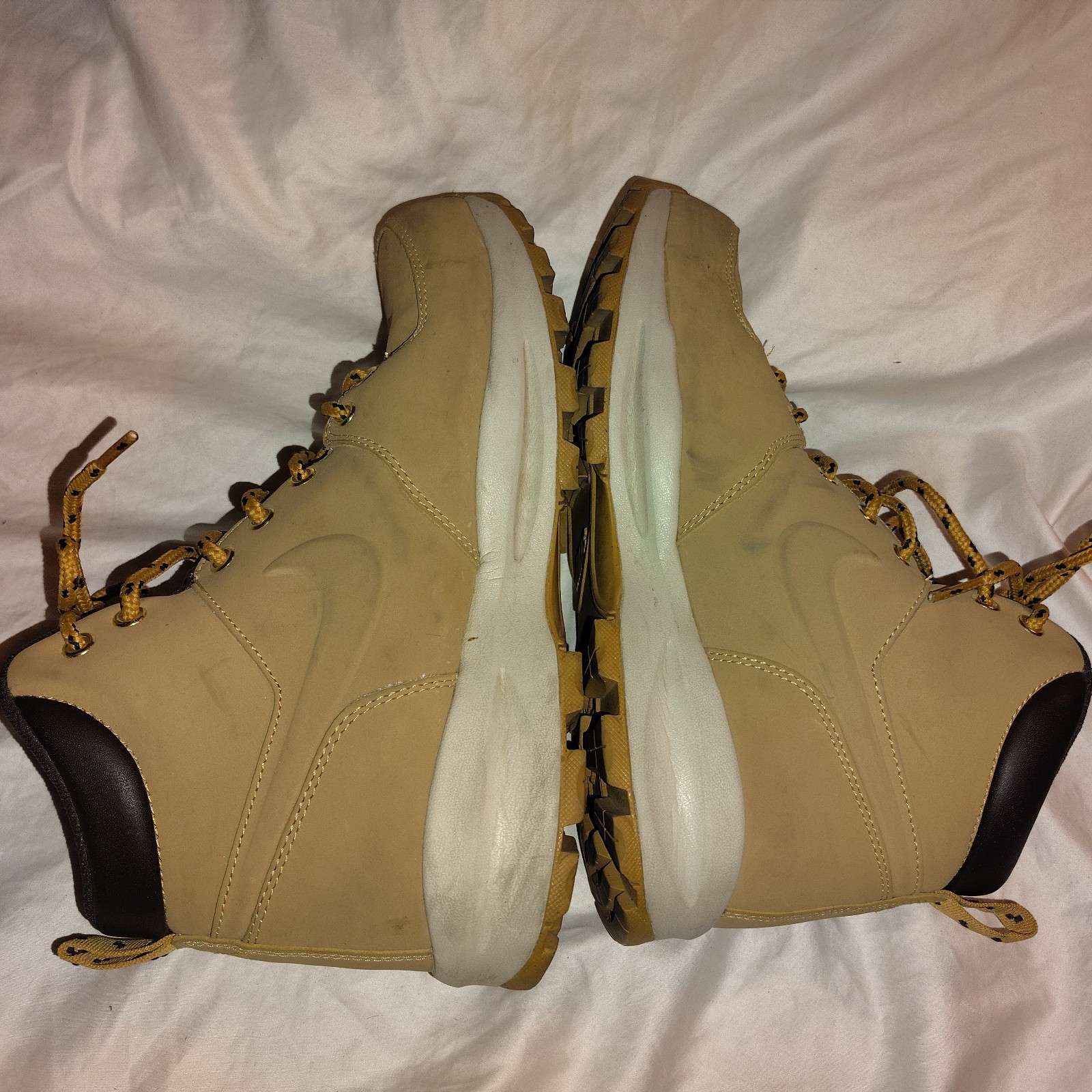 Nike Manoa Wheat Work Boots Men’s Size 9.5 Trail Hiking Outdoor Boots