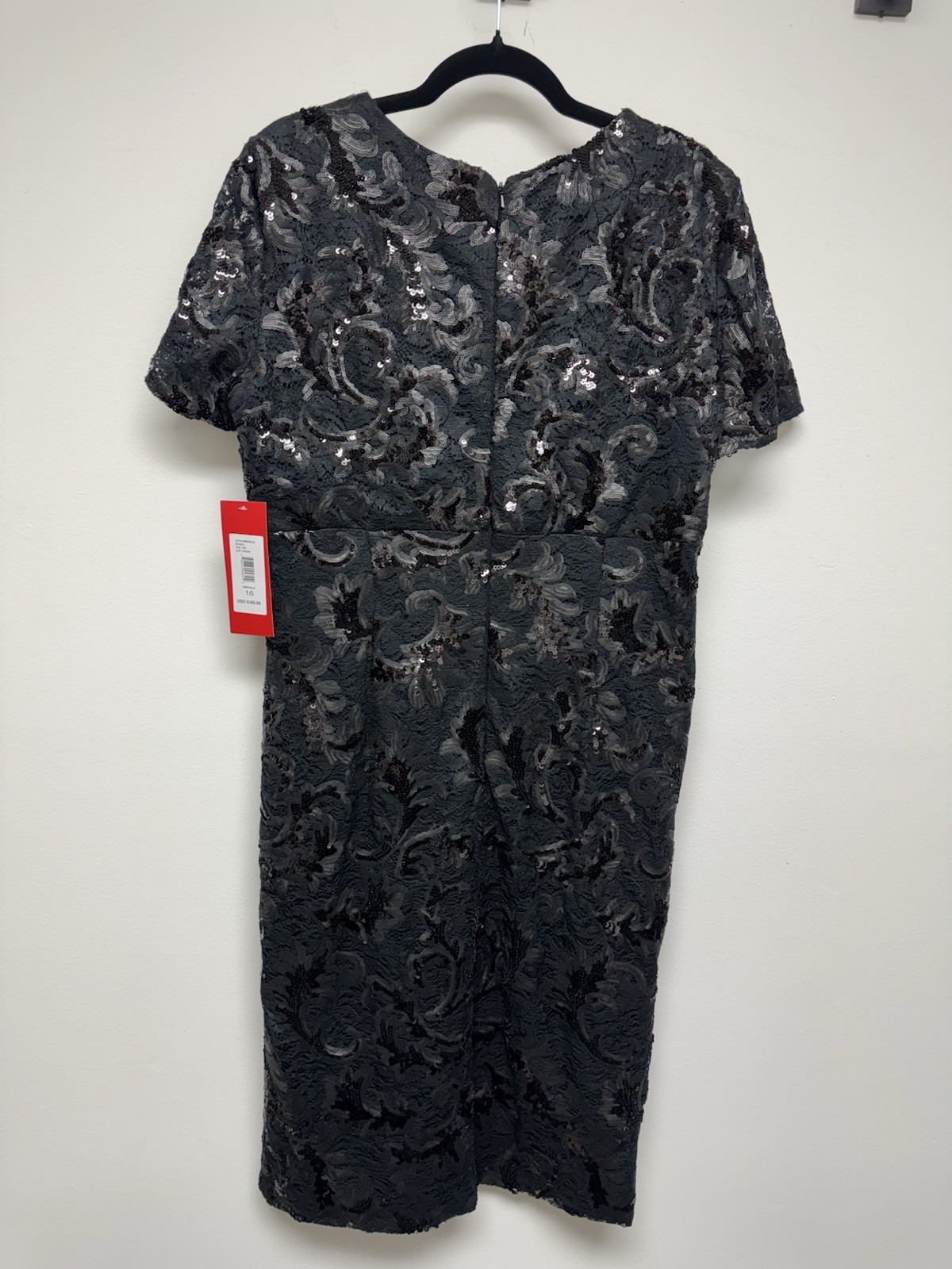Carmen Marc Valvo Black Sequin Lace Sheath V-Neck Short Sleeve Sz 16 NWT