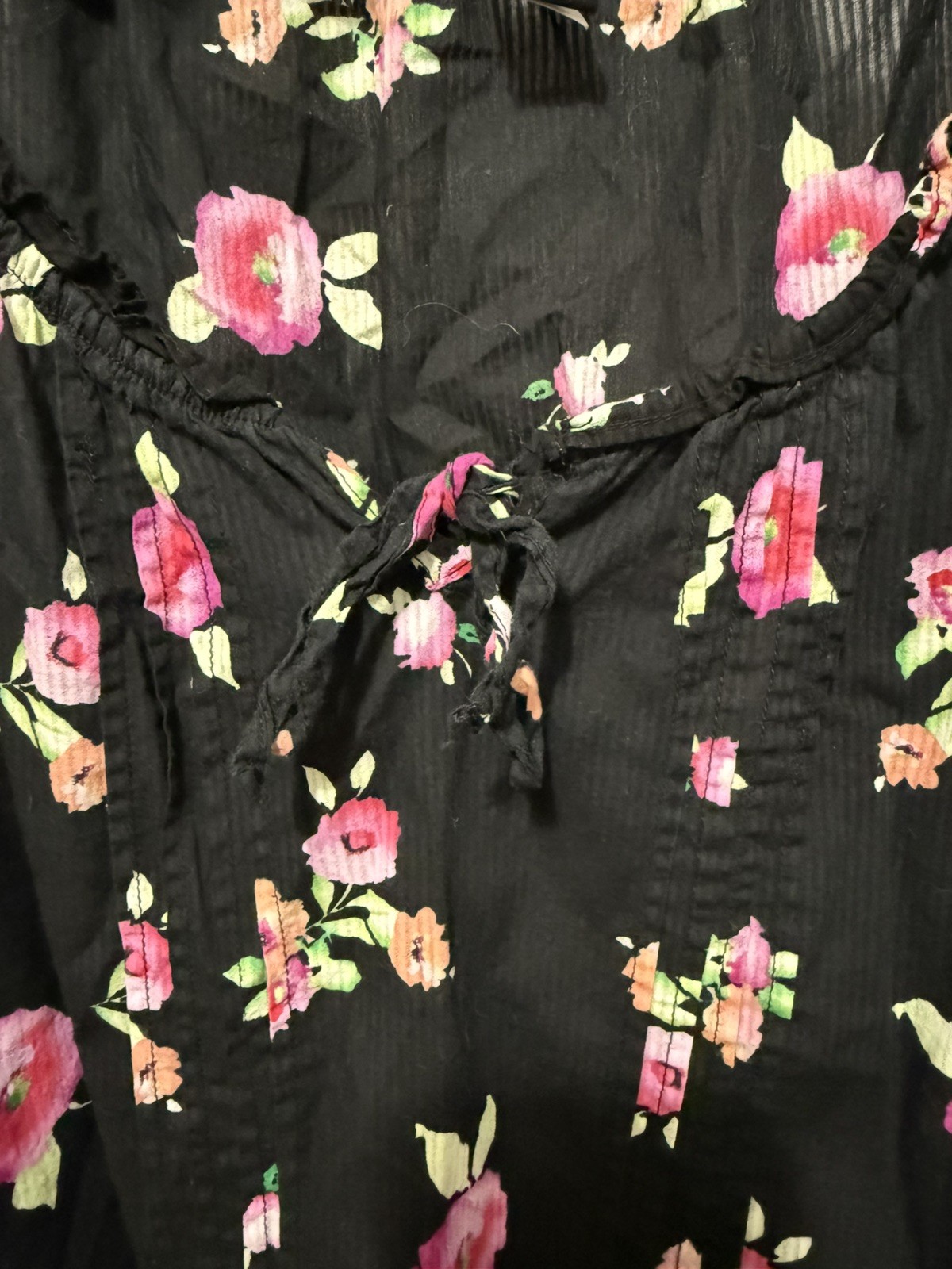 Torrid Blouse Top Plus Size 1 Black Pink Floral Pleated Cap Sleeve Scoop Neck
