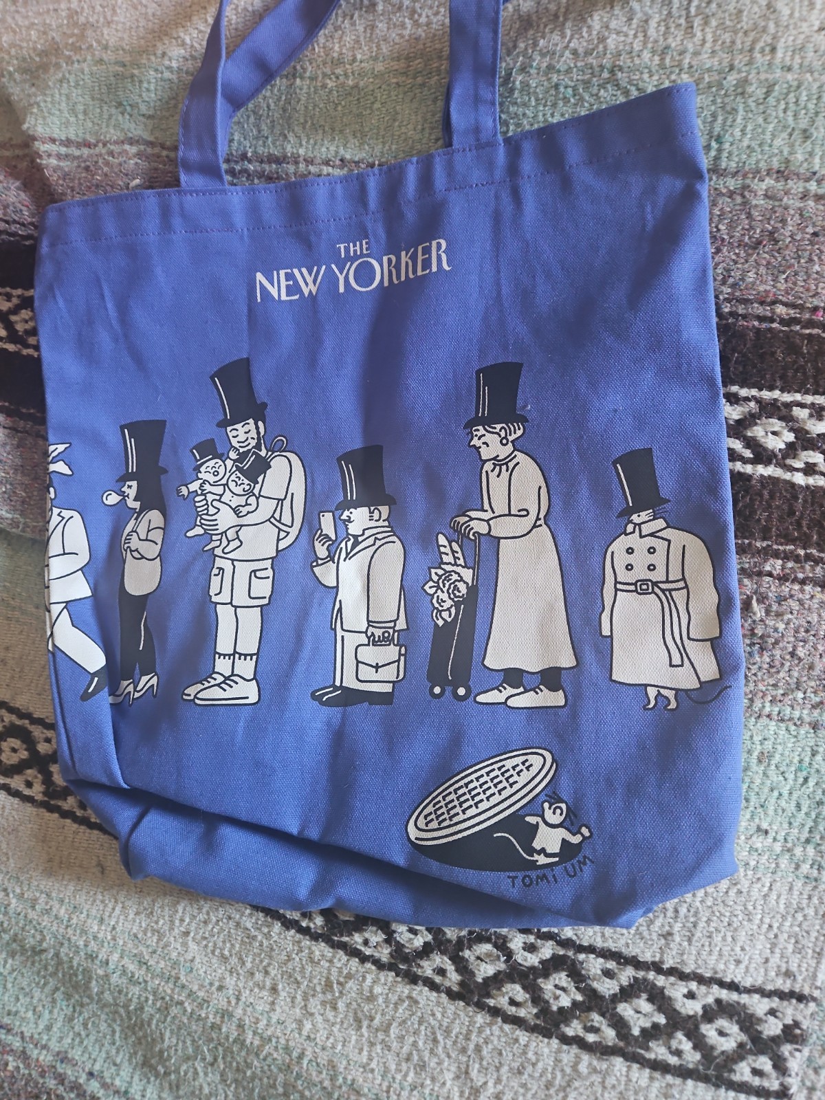 NEW YORKER TOMI UM Art Limited Edition BLUE Hot Dog Canvas Magazine Tote Bag NYC