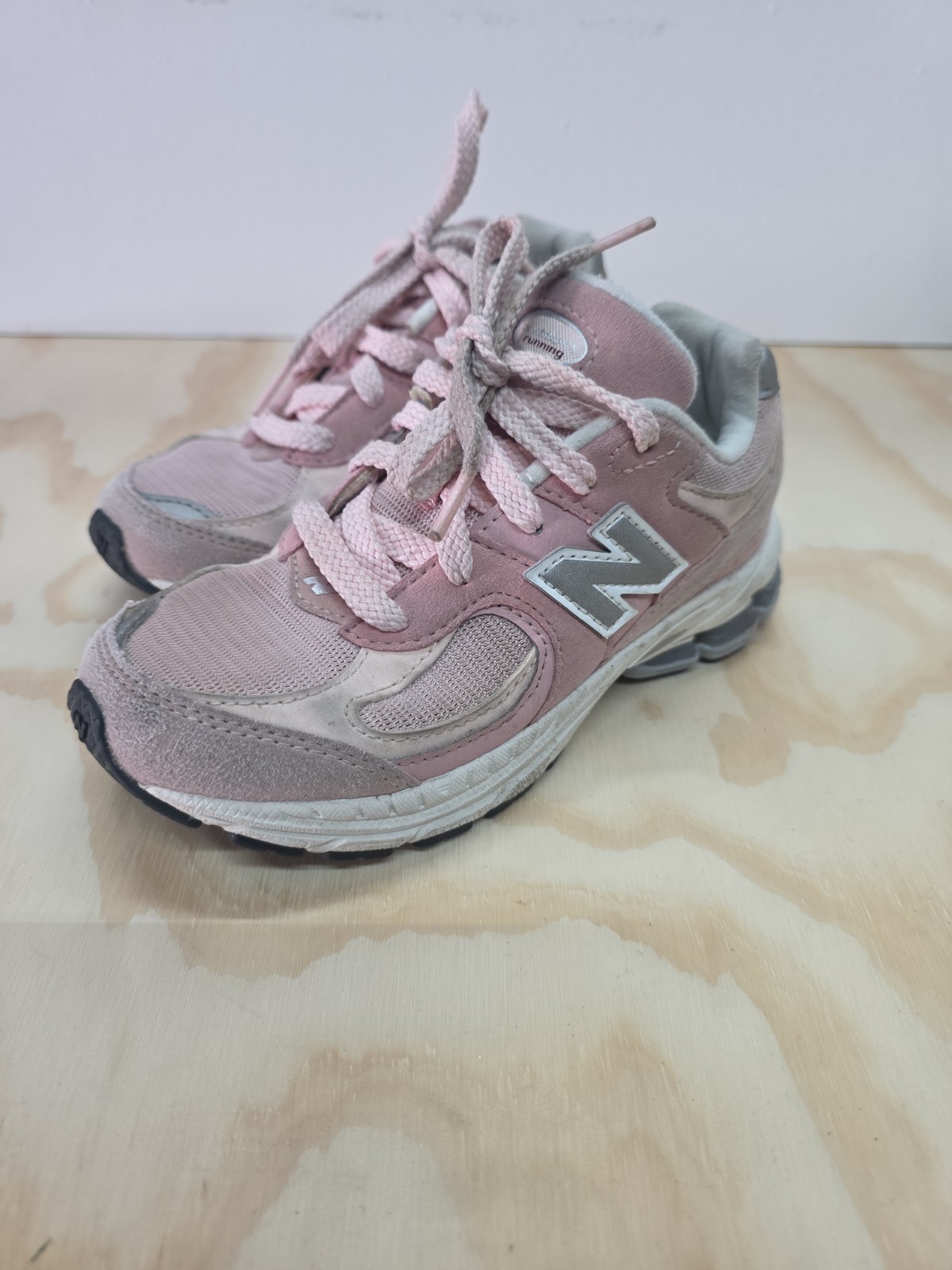 New Balance Pink Gray 2002R Girls Athletic Running Shoes Sneakers Size 13 Shoe