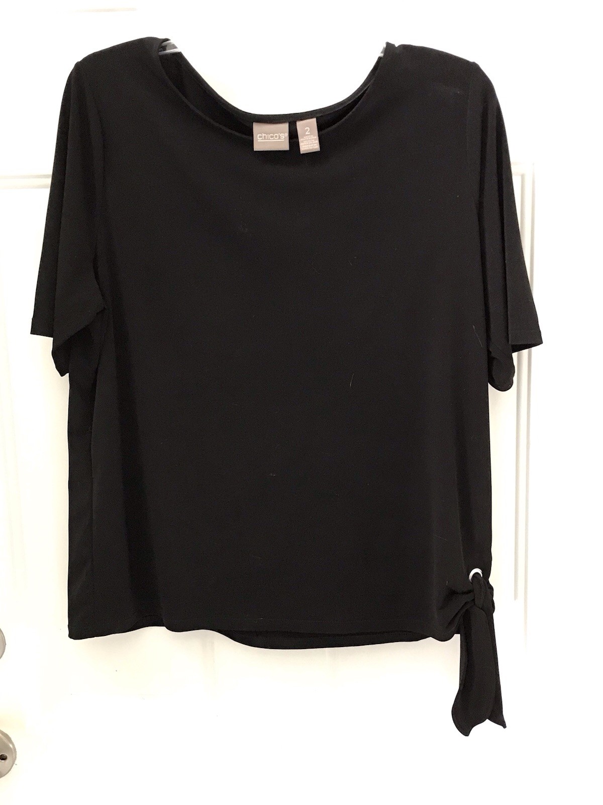 Chico’s Black Solid Scoop Neck Short Sleeve Pullover Side Tie Ring Top Size 2