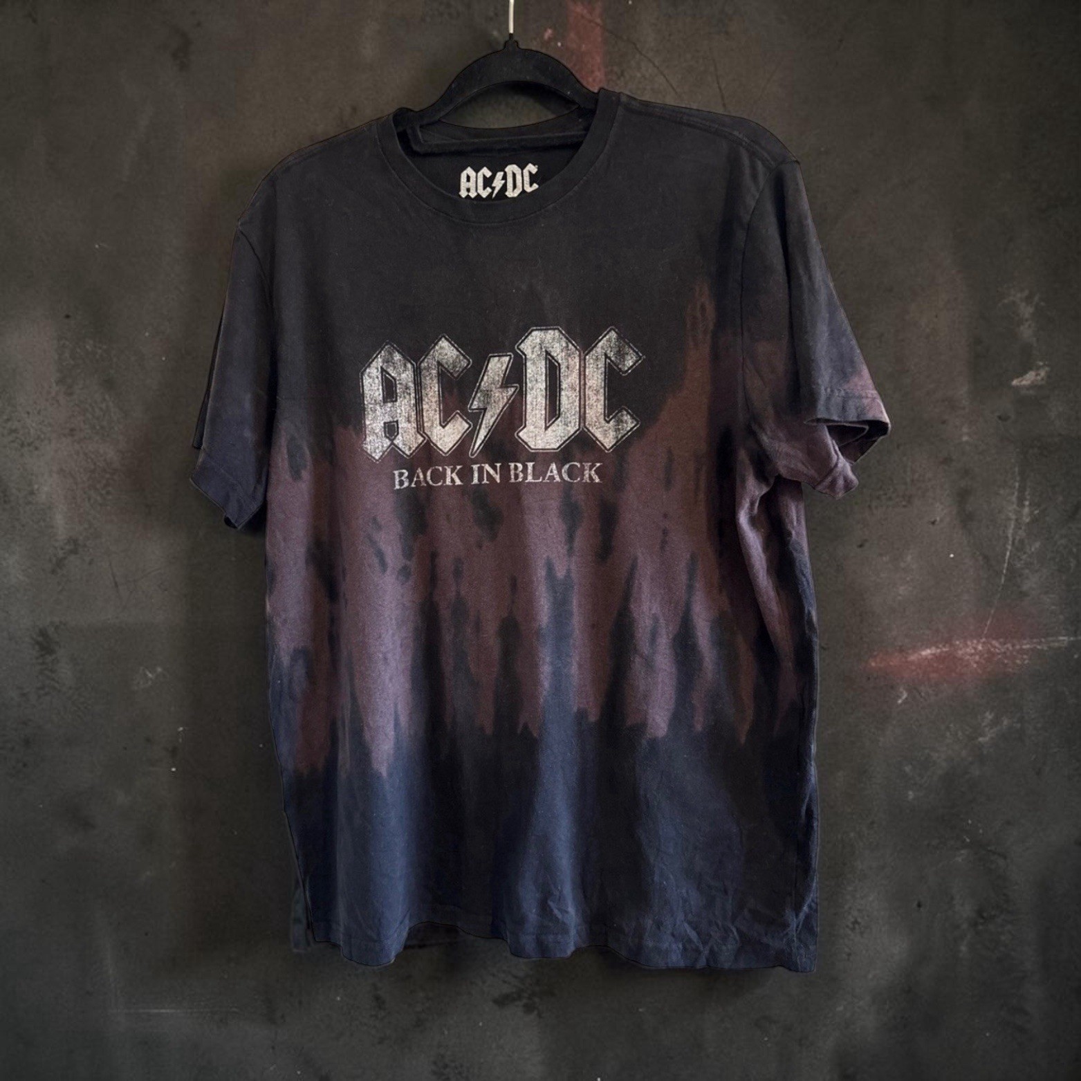 AC/DC Back In Black Men’s Black Graphic Logo Short Sleeve Crew Neck T-Shirt Y2K