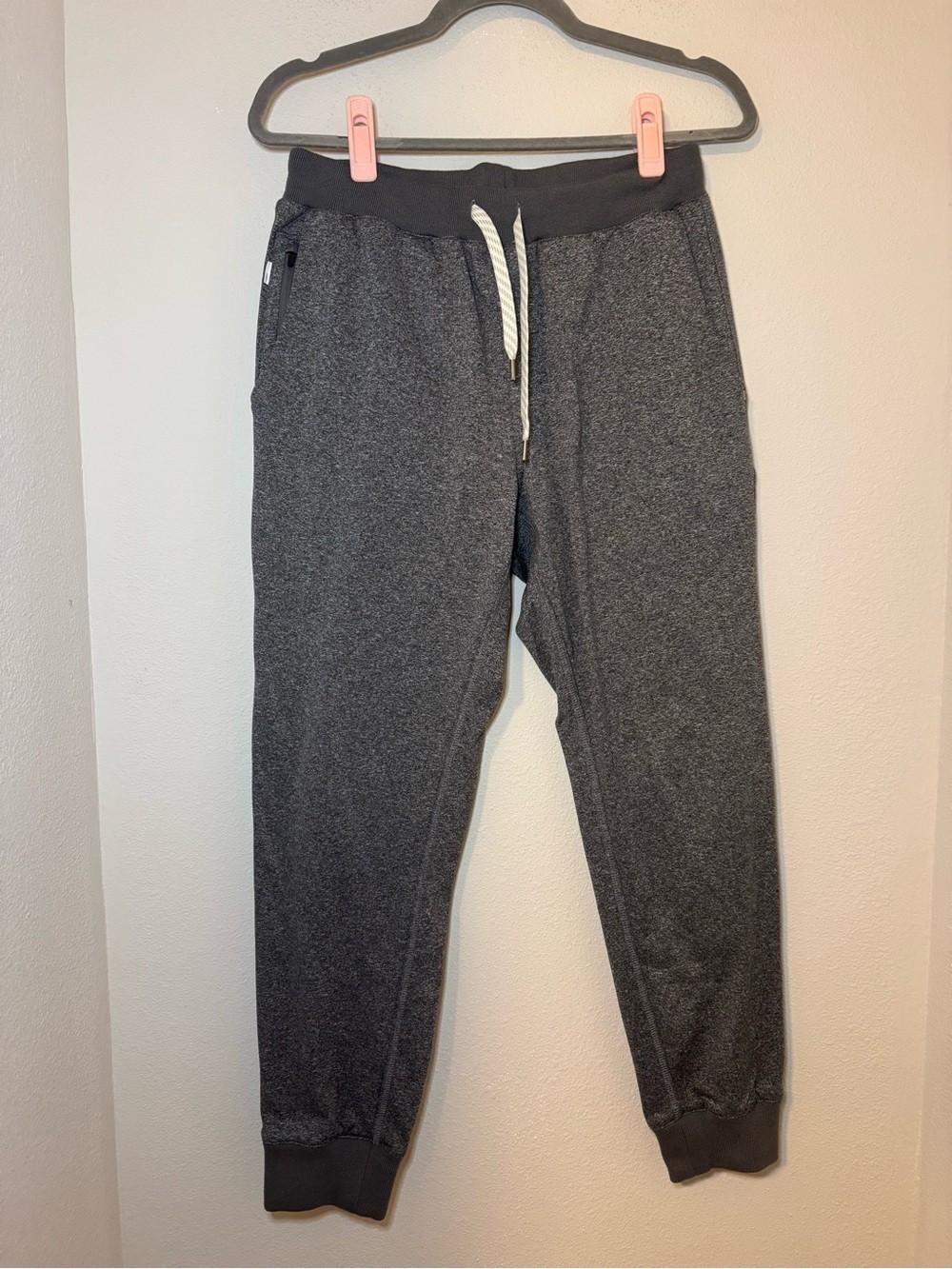 Vuori Men’s Charcoal Grey Jogger Sweatpants