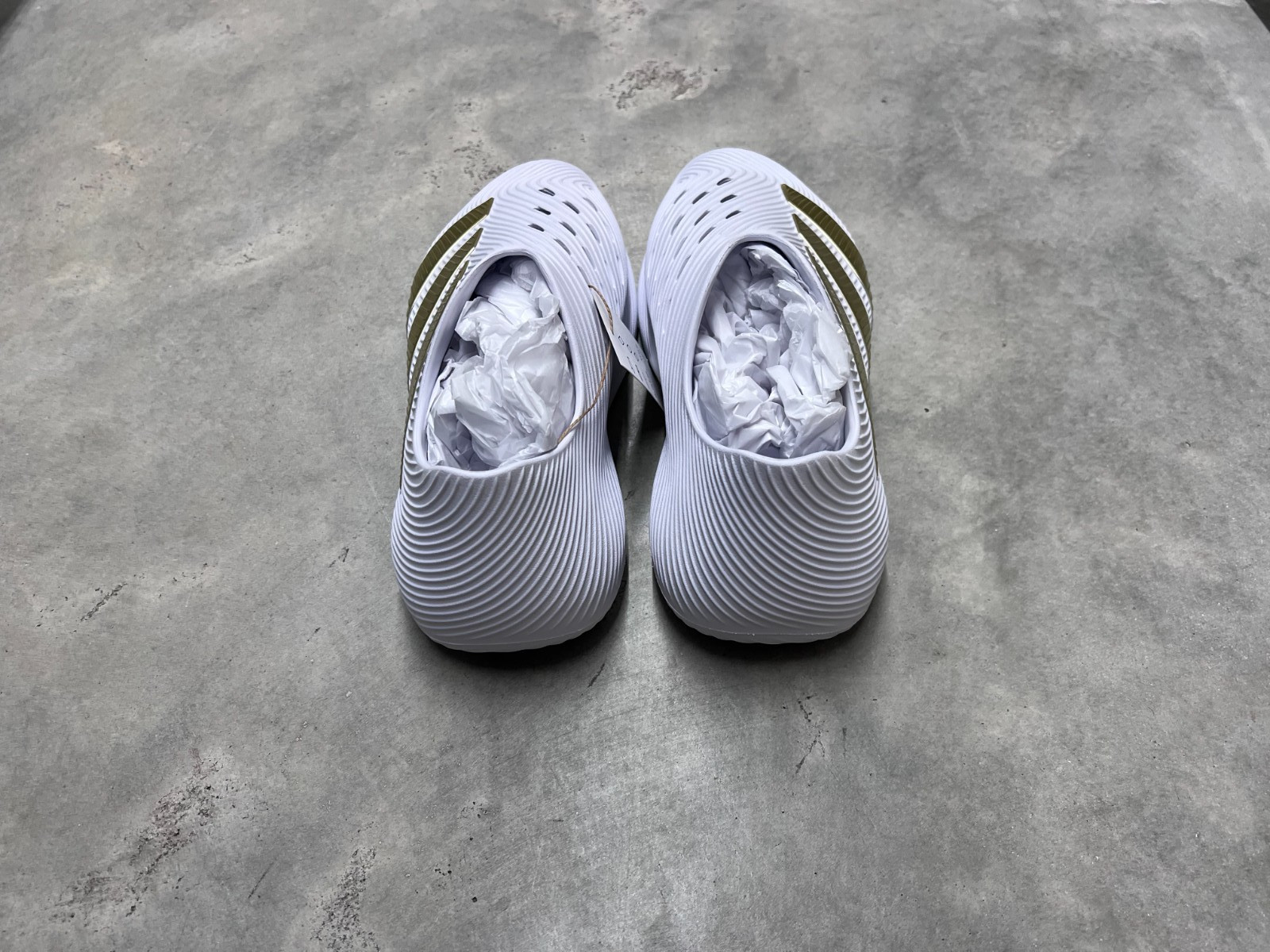 Adidas Purechill Slides Cloud White Gold Metallic KJ5138 – New