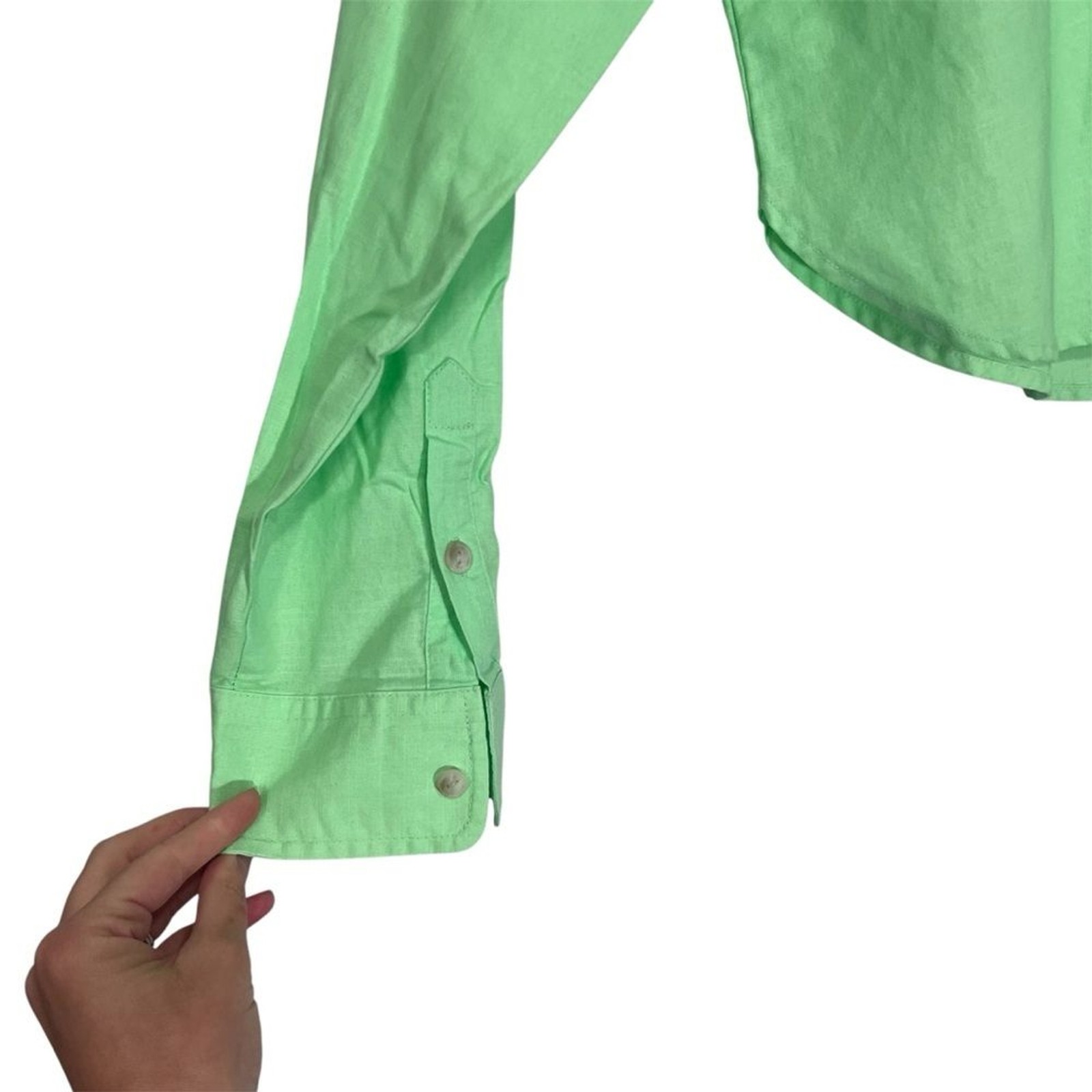 Universal Thread Green Cropped Fit Long Sleeve Collared Button Down Shirt Medium