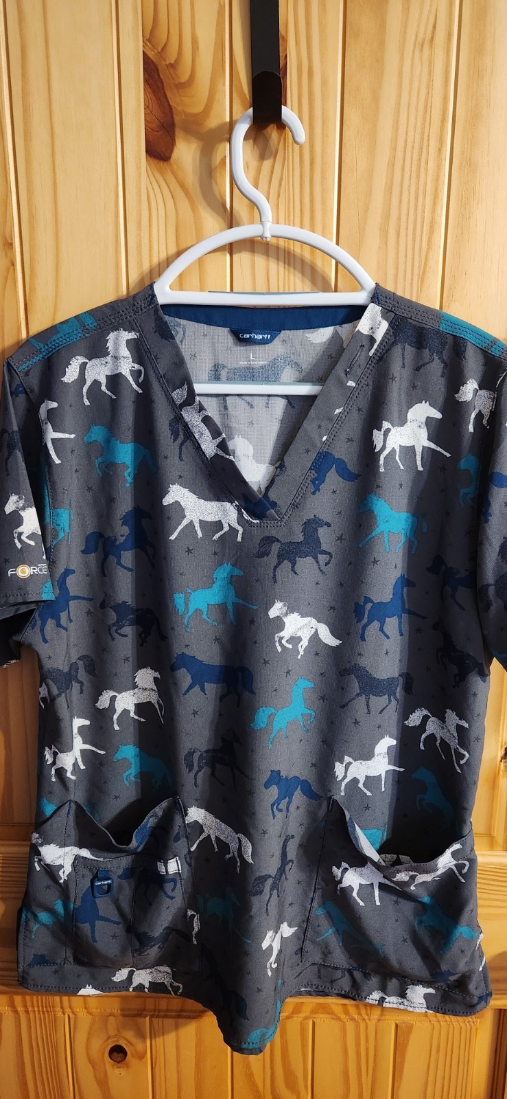 Carhartt Scrub Top Women’s Large V-Neck Printed Short Sleeve Shirt