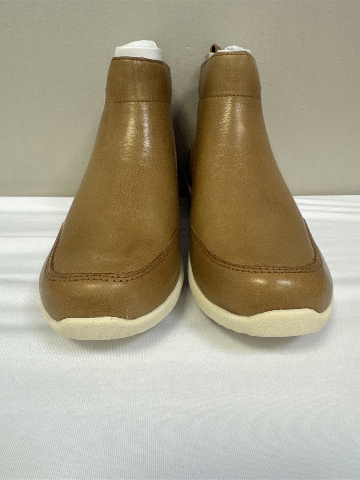 Vionic Women’s Lois FG Magnolia Wheat Boots Size 5