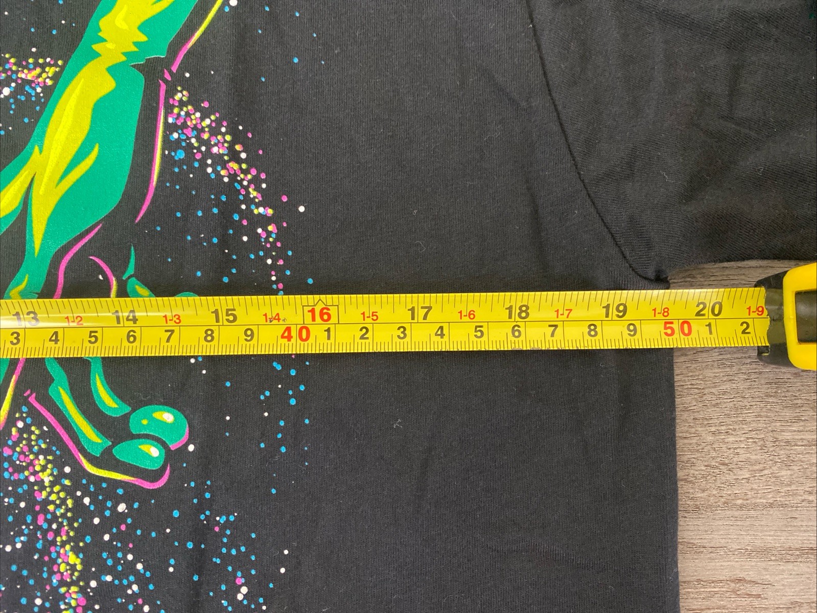 Into The AM Graphic Black Tee Mens Size Medium Hand Touchin Alien Astronaut NWOT