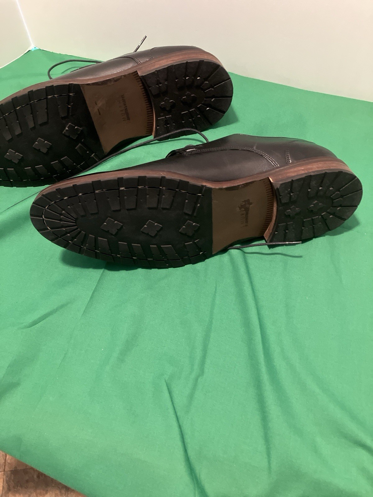 johnston murphy size 10.5 mens dress shoes
