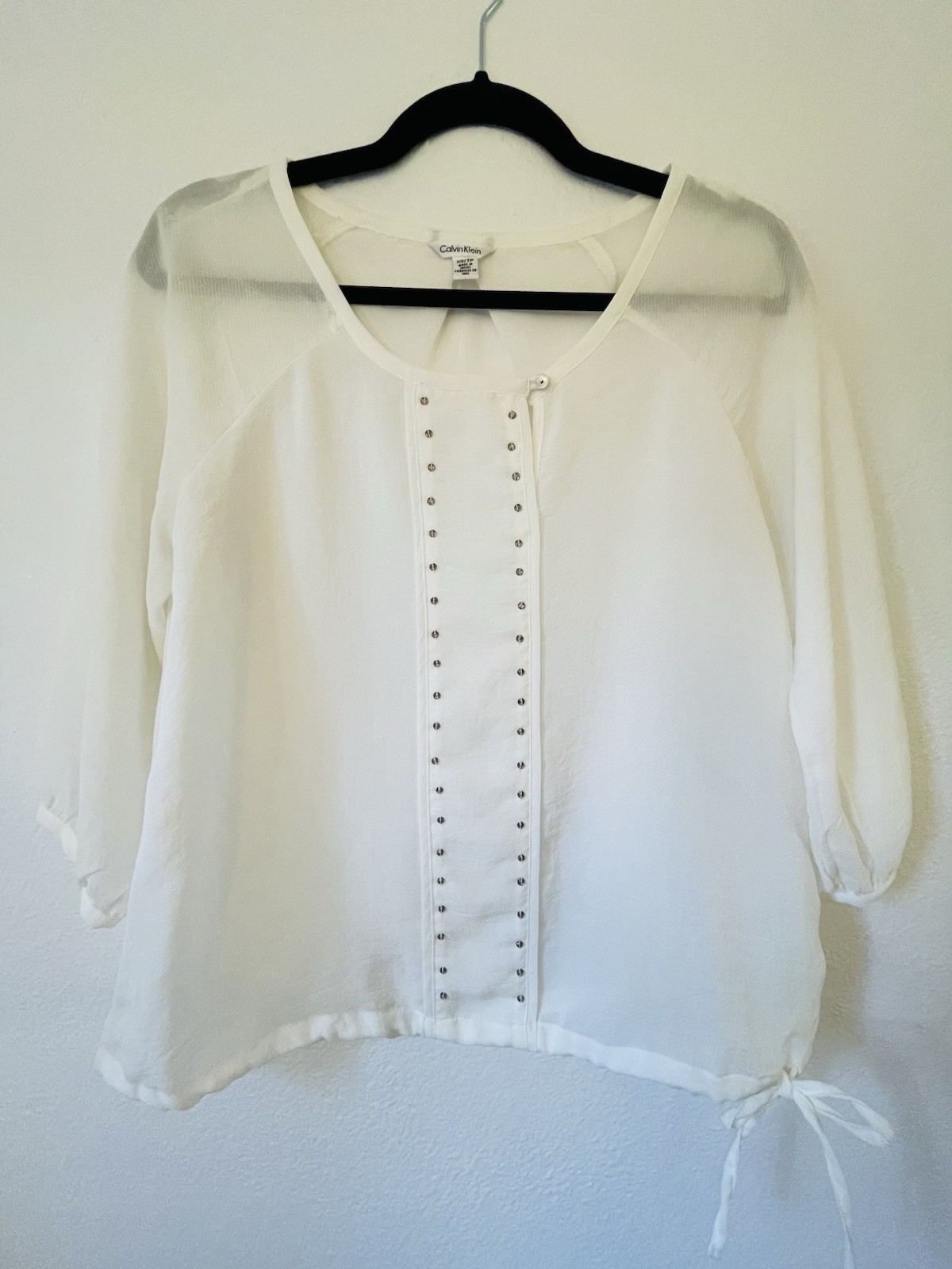 Calvin Klein Women’s Cream 3/4 Sleeve Blouse W/Decorative Buttons XS