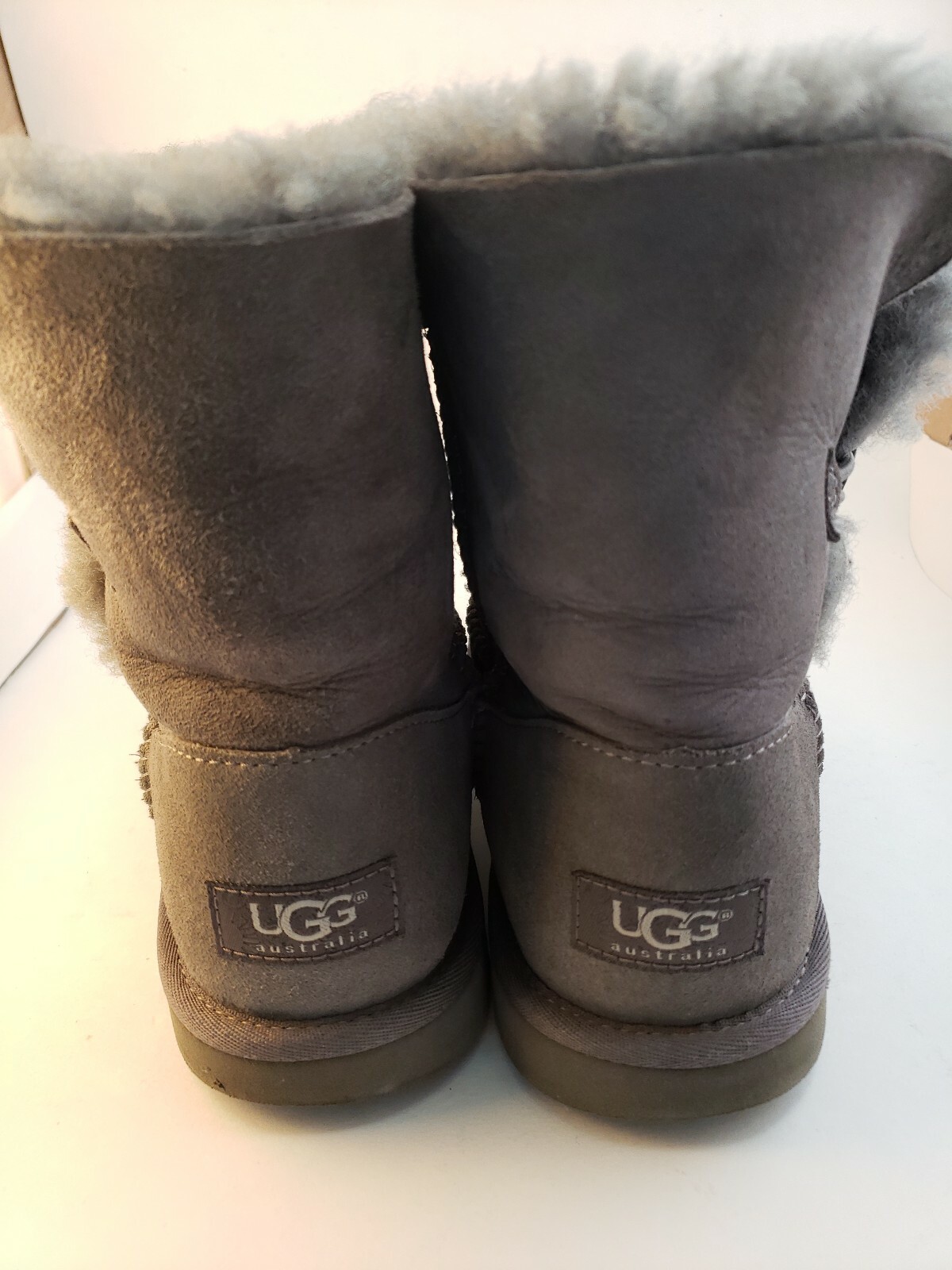 UGG Australia Kids Gray Short Bailey Button Boots 5991Y Youth Size 5