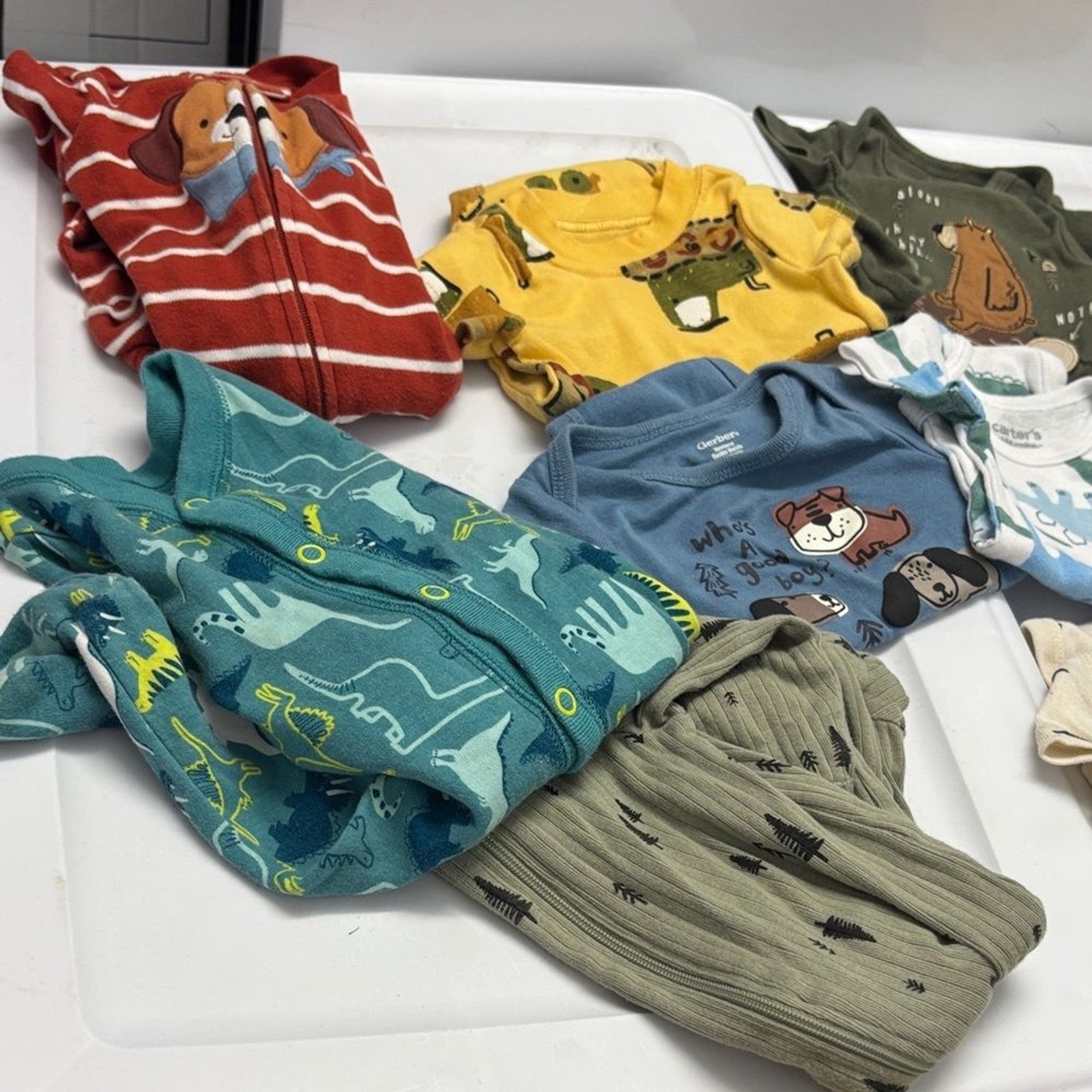 Assorted new born Baby clothes 10 pieces lot