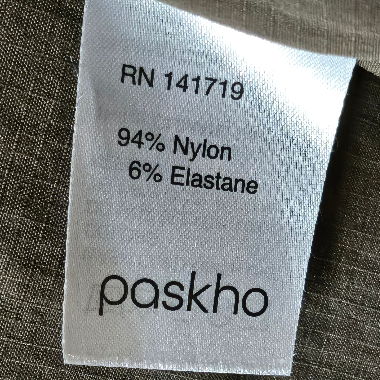 Paskho Minimalist Nylon Performance Puffer Jacket – Size Medium