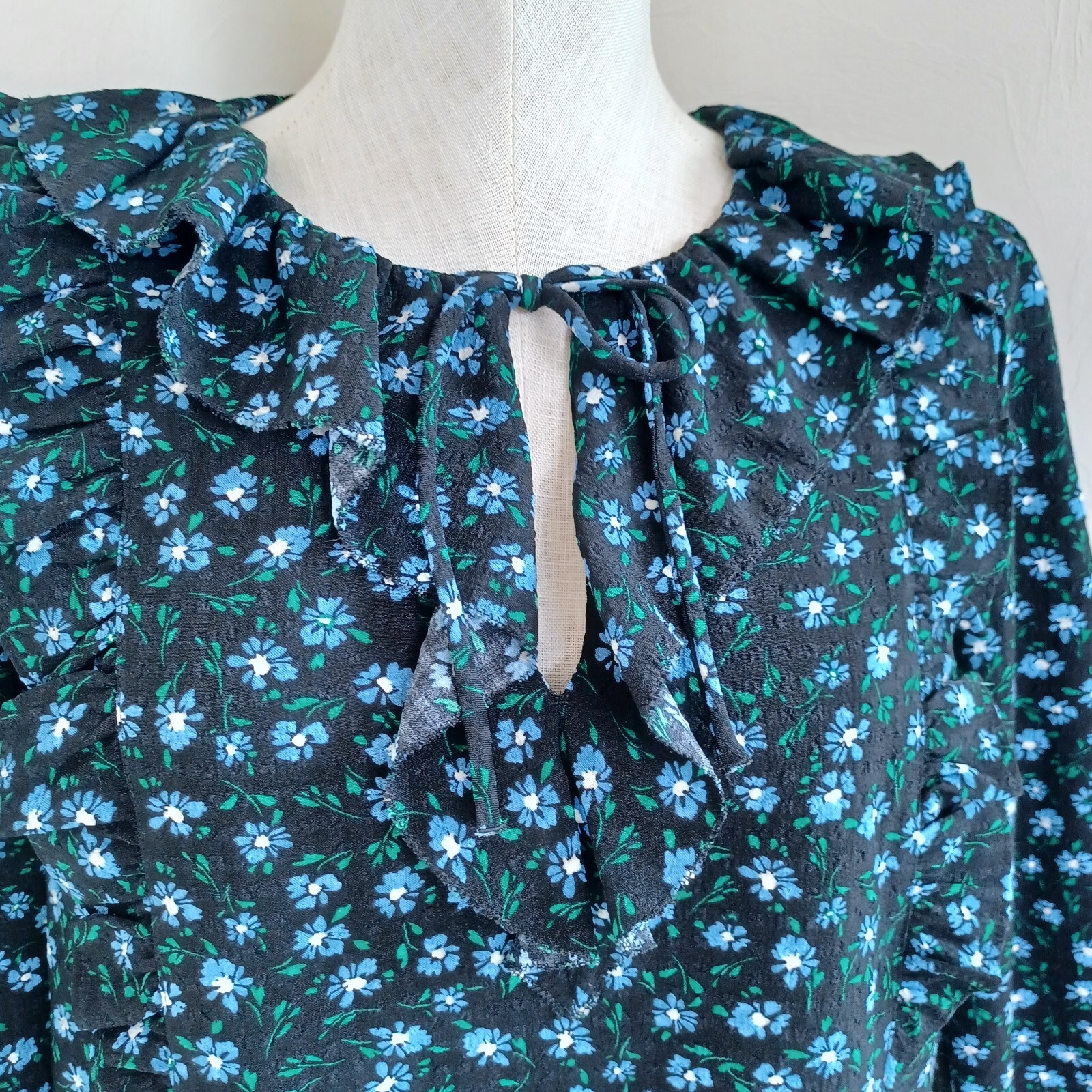 Loft Blouse Womens Petite Med Black Blue Ditsy Floral Ruffle Cottagcore Romantic
