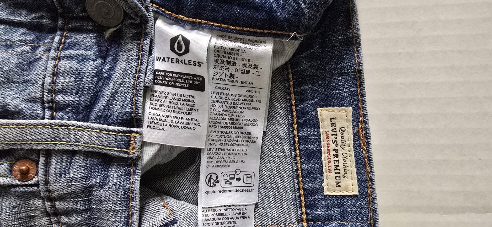 Levi’s 502 Tapper Fit Premium Big “E” Light Wash 34×32