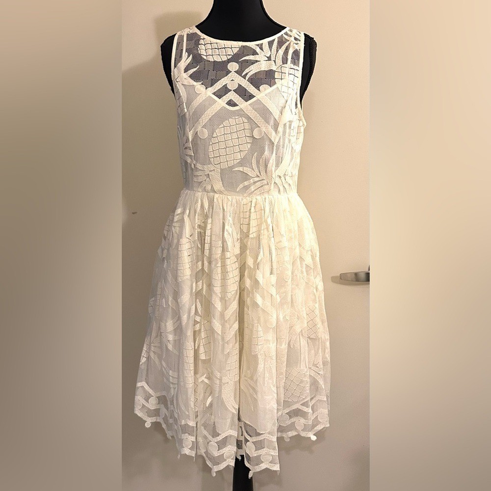 Anthropologie Maeve Pina White Lace Pineapple Dress. Size 6