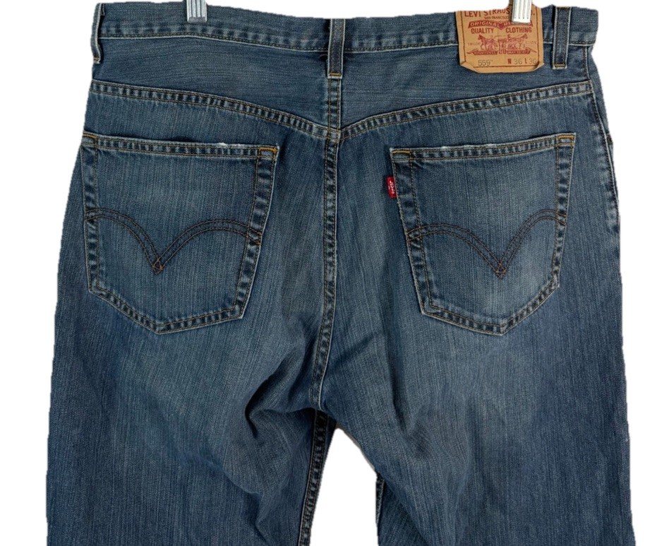 Levi’s 559 Jeans Mens 36 x30 Blue Medium Wash Straight Leg Relaxed Fit Denim