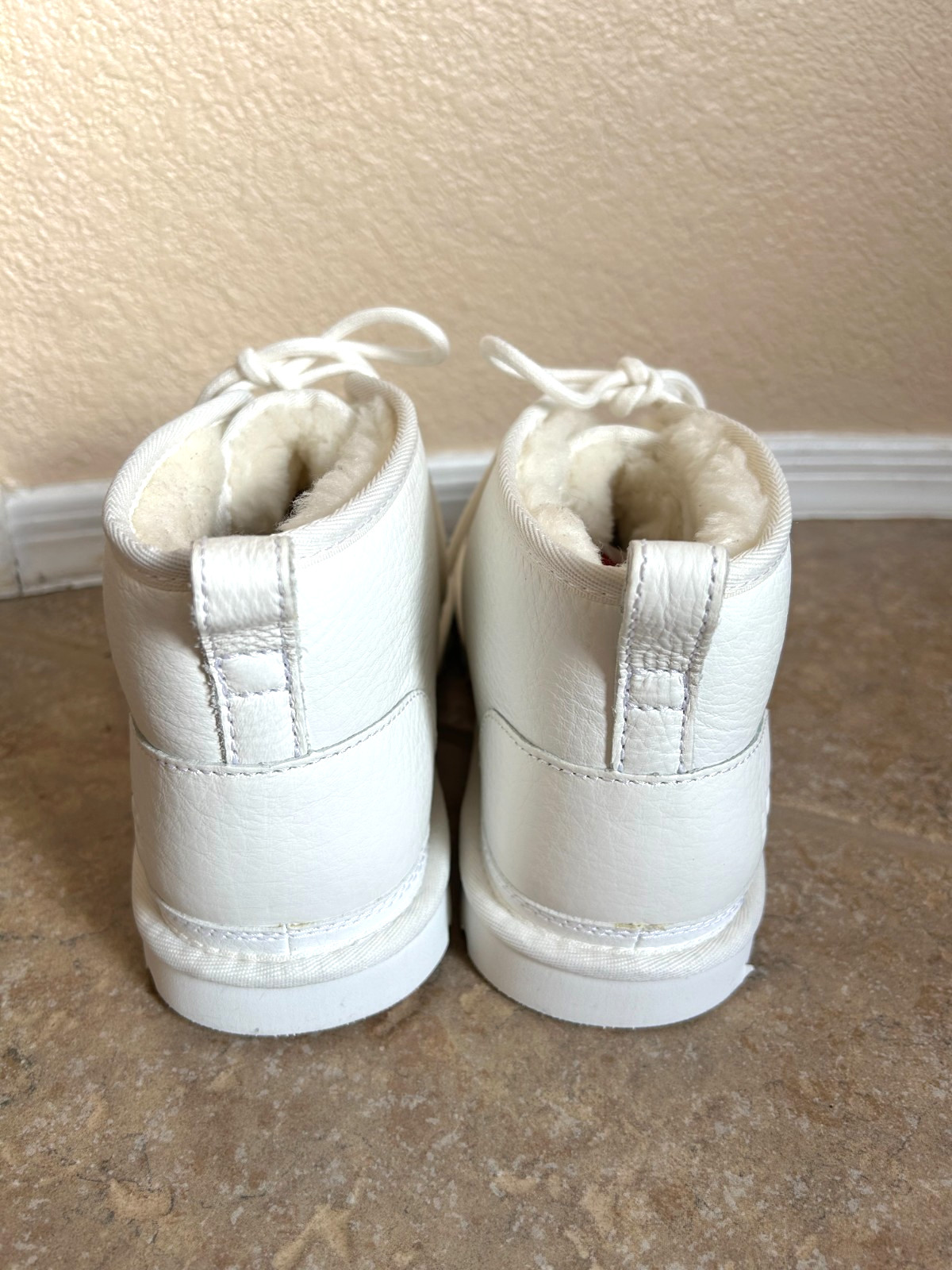 UGG Neumel Chukka Ankle Boots Men’s 11 Eur 44 White Leather 1133777 $150 NEW
