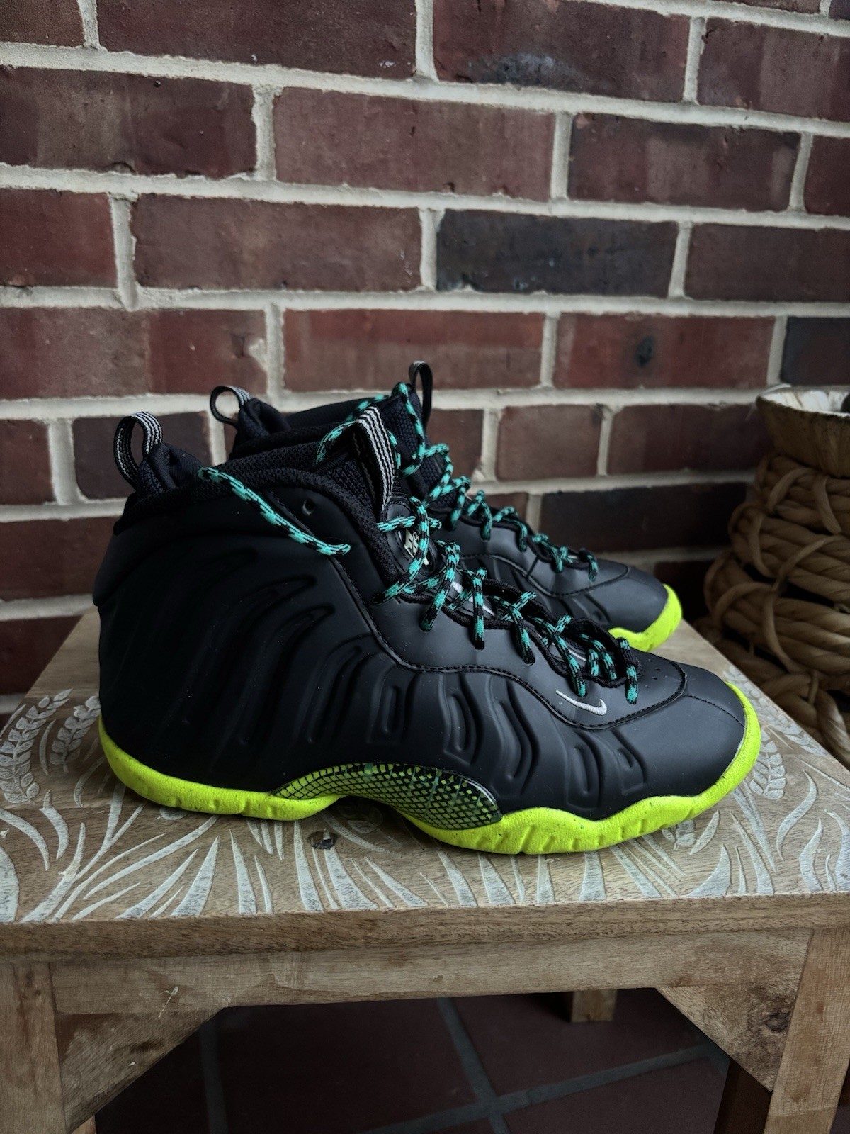 Nike Little Posite One Emerging Powers GS Youth Size 4.5 Y Black/Cactus Teal
