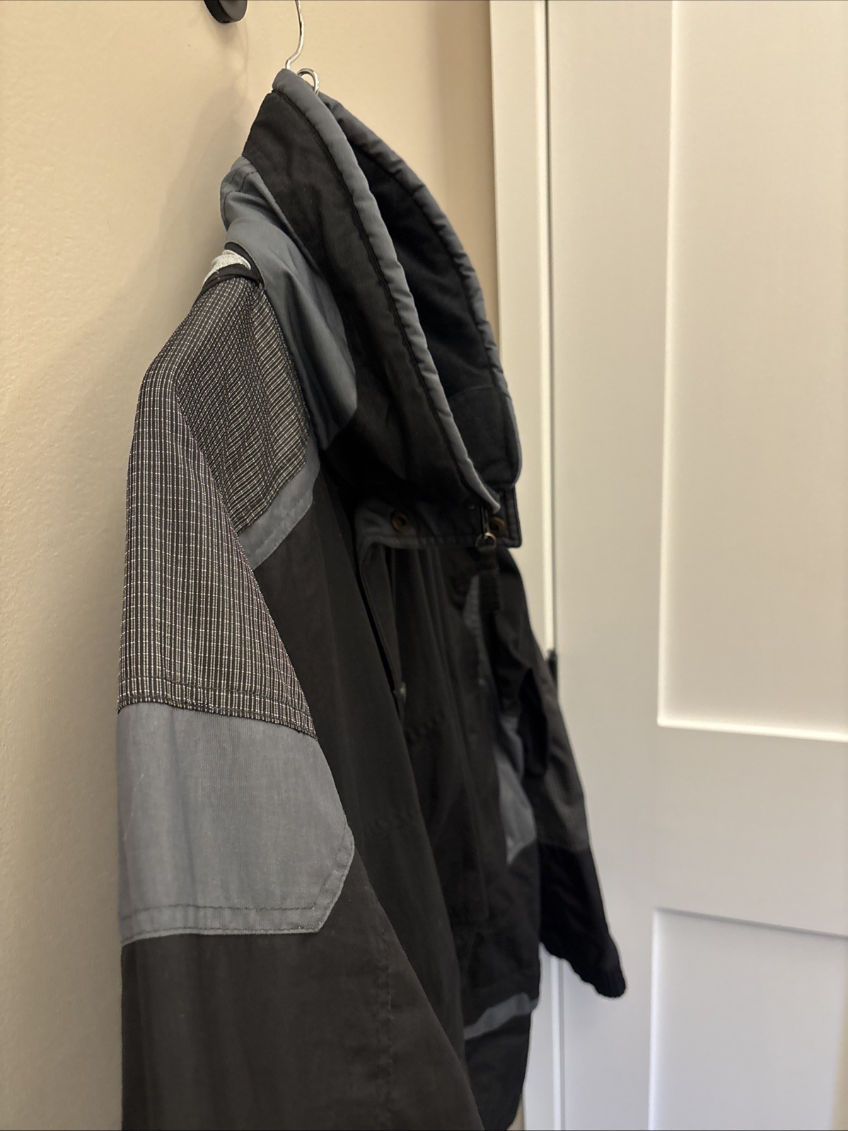 Cabela’s Windstopper Jacket Black Gray Men’s Size XL Collared Zip Up Jacket