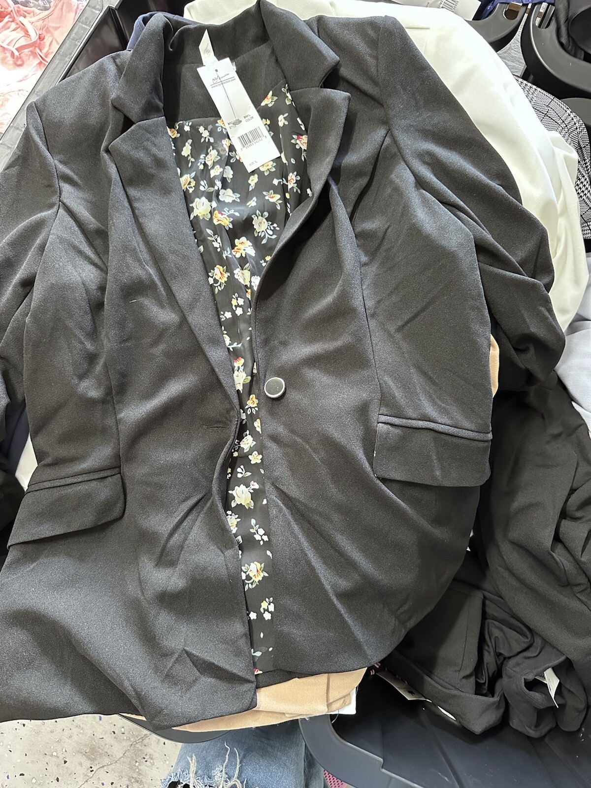 NEW! MACY’S WHOLESALE BULK WOMEN’S CLOTHING LOT NWT