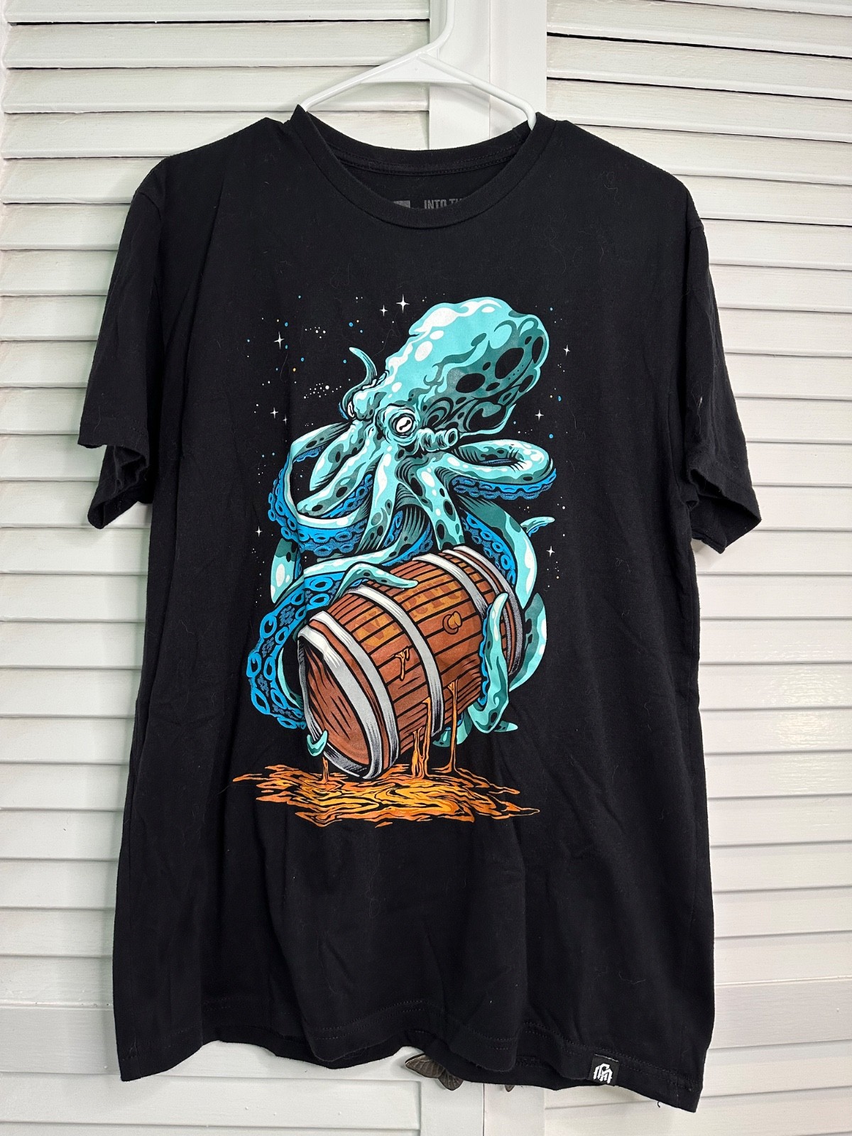 Into the AM Men’s Size L Black Octopus with Whiskey Cask T-Shirt