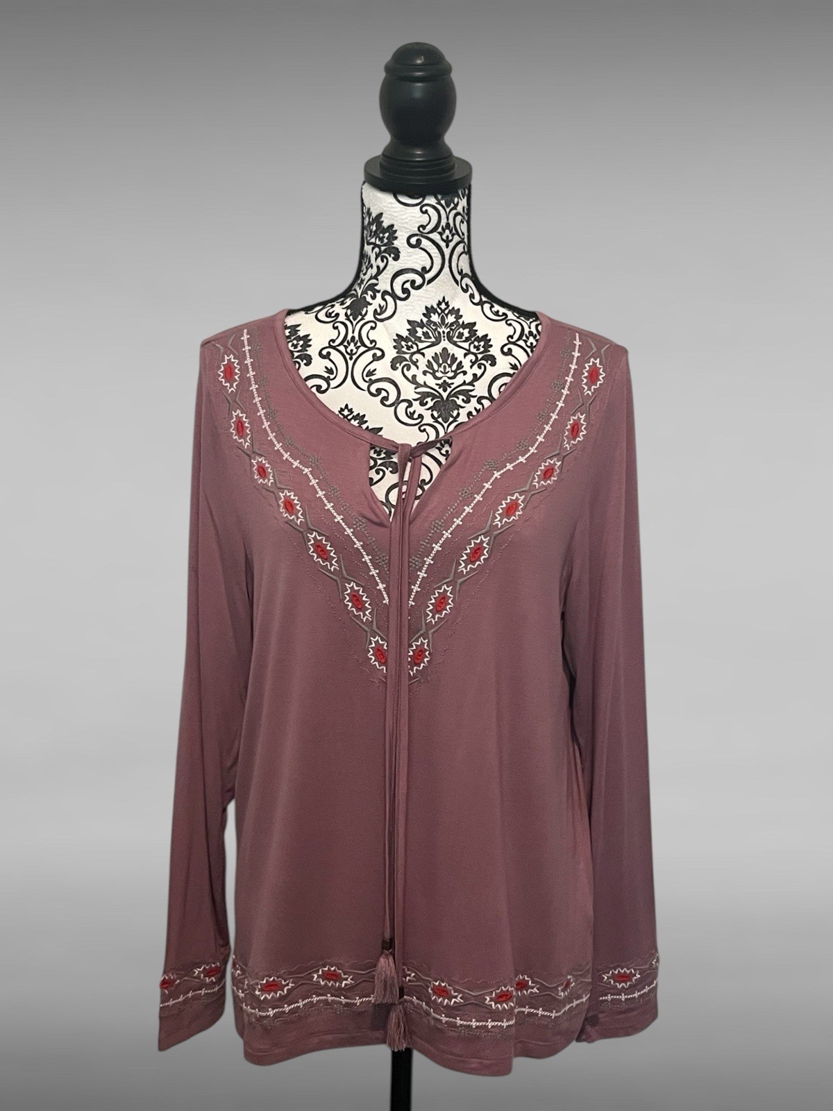 Urban Coco – Pink/Purple Long Sleeve Embroidered Tasseled Top – Size Large