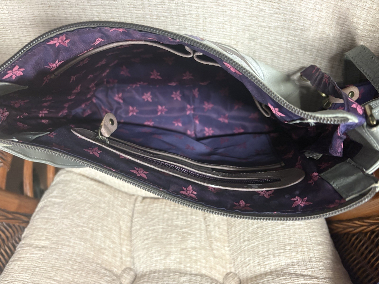 Anuschka GENTLE GIANT Elephant Convertible Purse 12.75″x9.75″x2″ Painted Leather