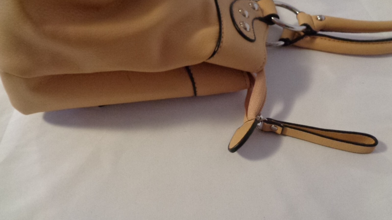 TAN MUSTARD YELLOW HANDBAG PURSE UNBRANDED TOTE MULTI POCKET DOUBLE HANDLE ZIPS