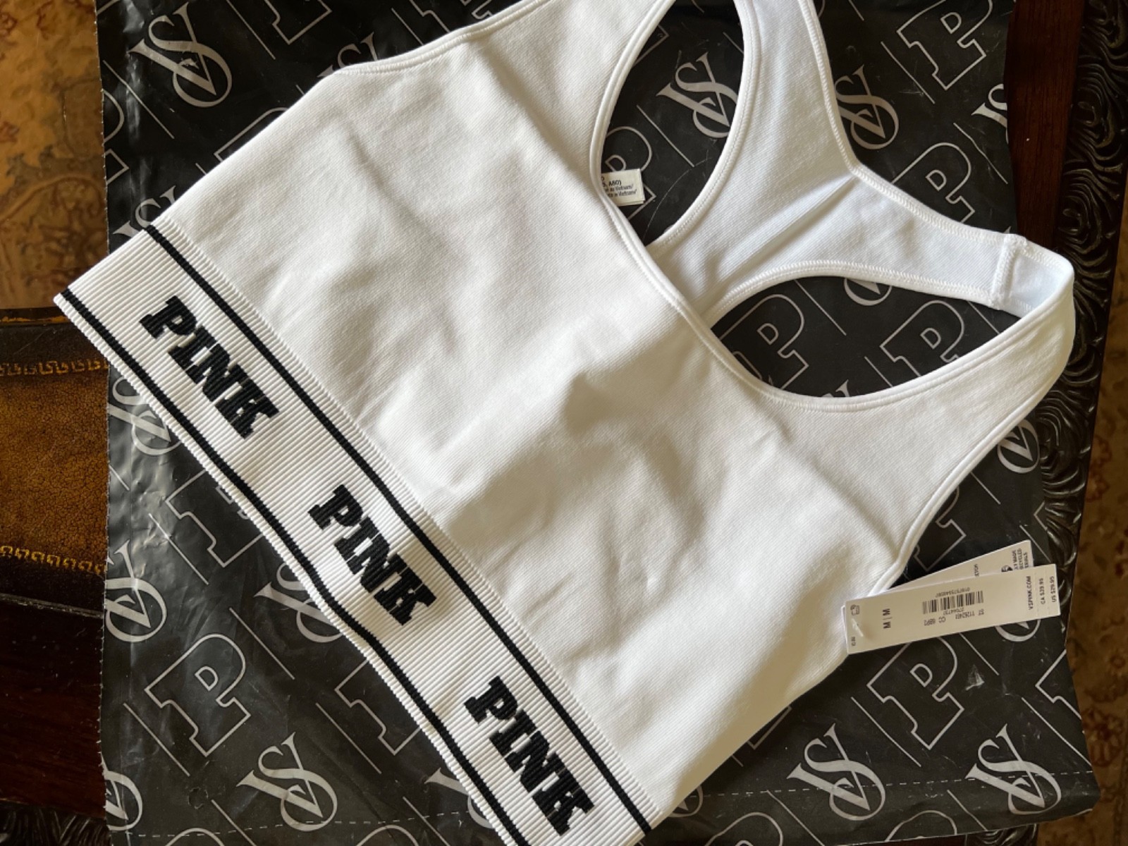 Victorias Secret Seamless Reversible Sports Bra size M Brand New