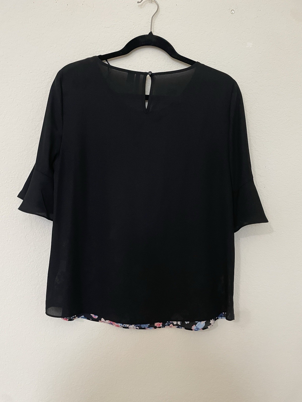 ELLE Floral Border Print Flutter Sleeve Blouse Black Blue Pink Women’s Size M