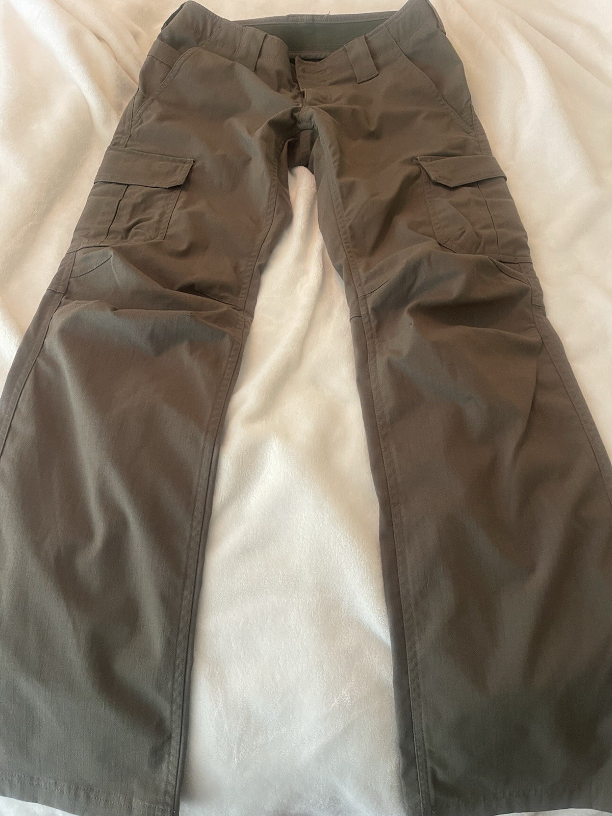 Under Armour women’s BDU tactical olive green Pants Size 4