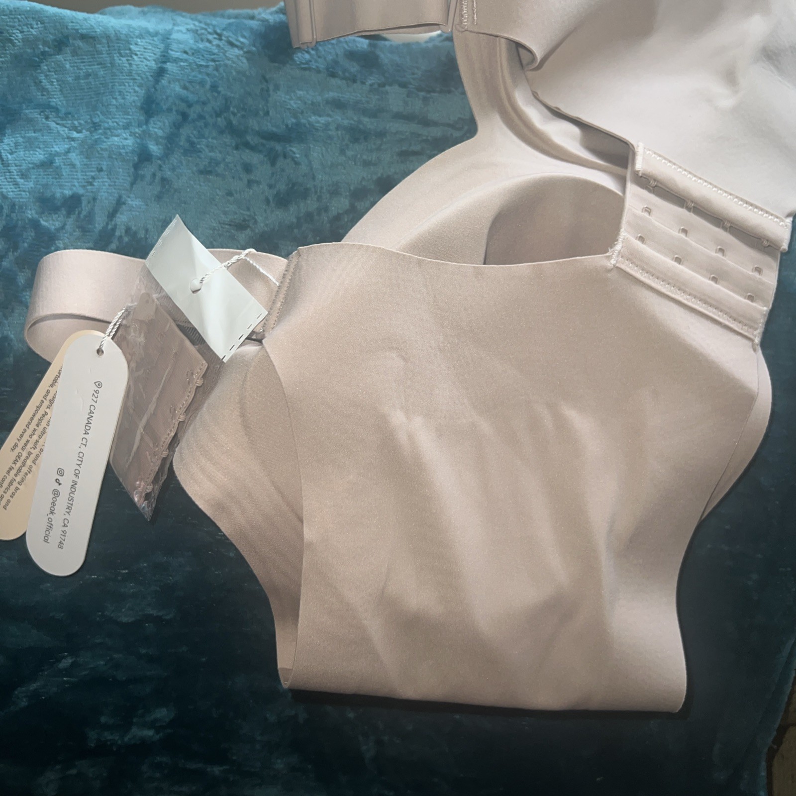 OEAK Wireless Full Coverage Bra Nude Seamless Support Size 3XL NWT