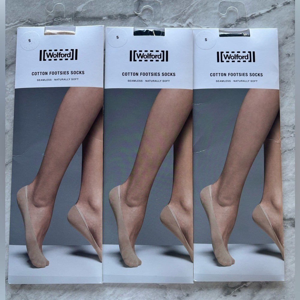 NEW Wolford Cotton Footsies Socks – 3 pair. One in Sisel and two in Black. Sz S