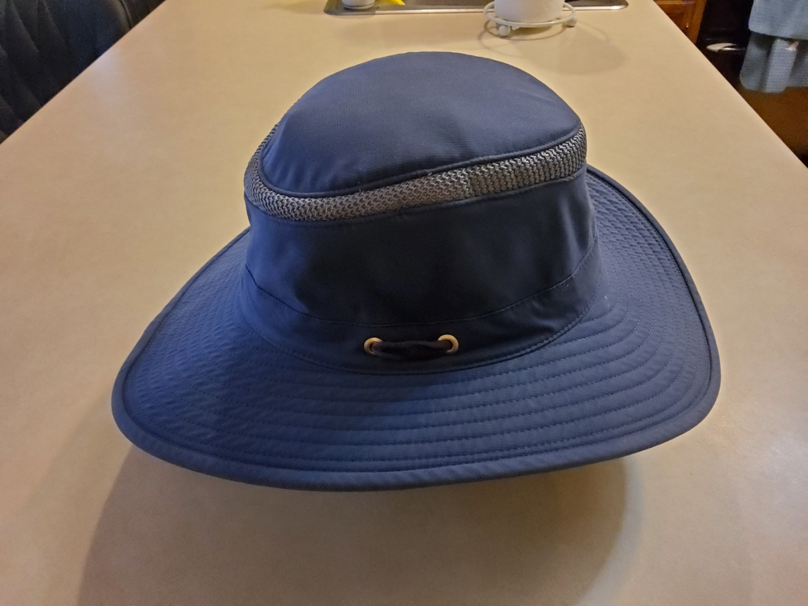 Tilley T4MO-1 Airflo Hiker hat, 7 3/8, blue, excellent condition