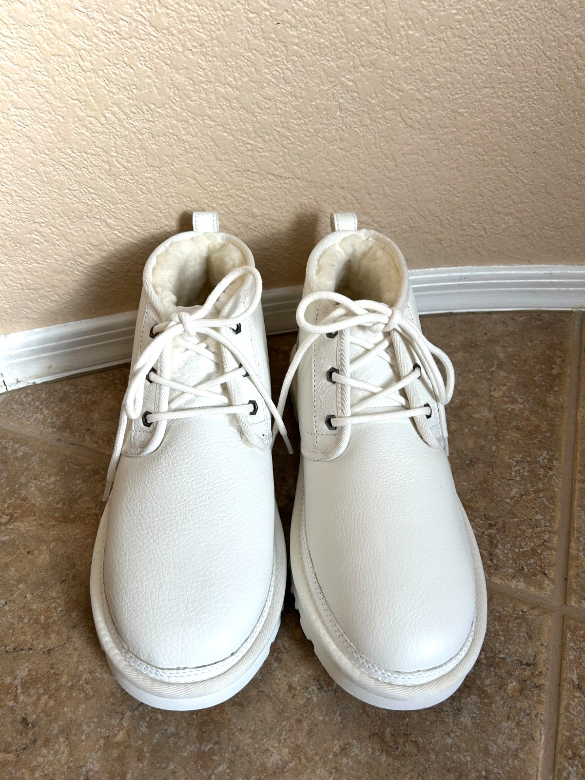 UGG Neumel Chukka Ankle Boots Men’s 11 Eur 44 White Leather 1133777 $150 NEW