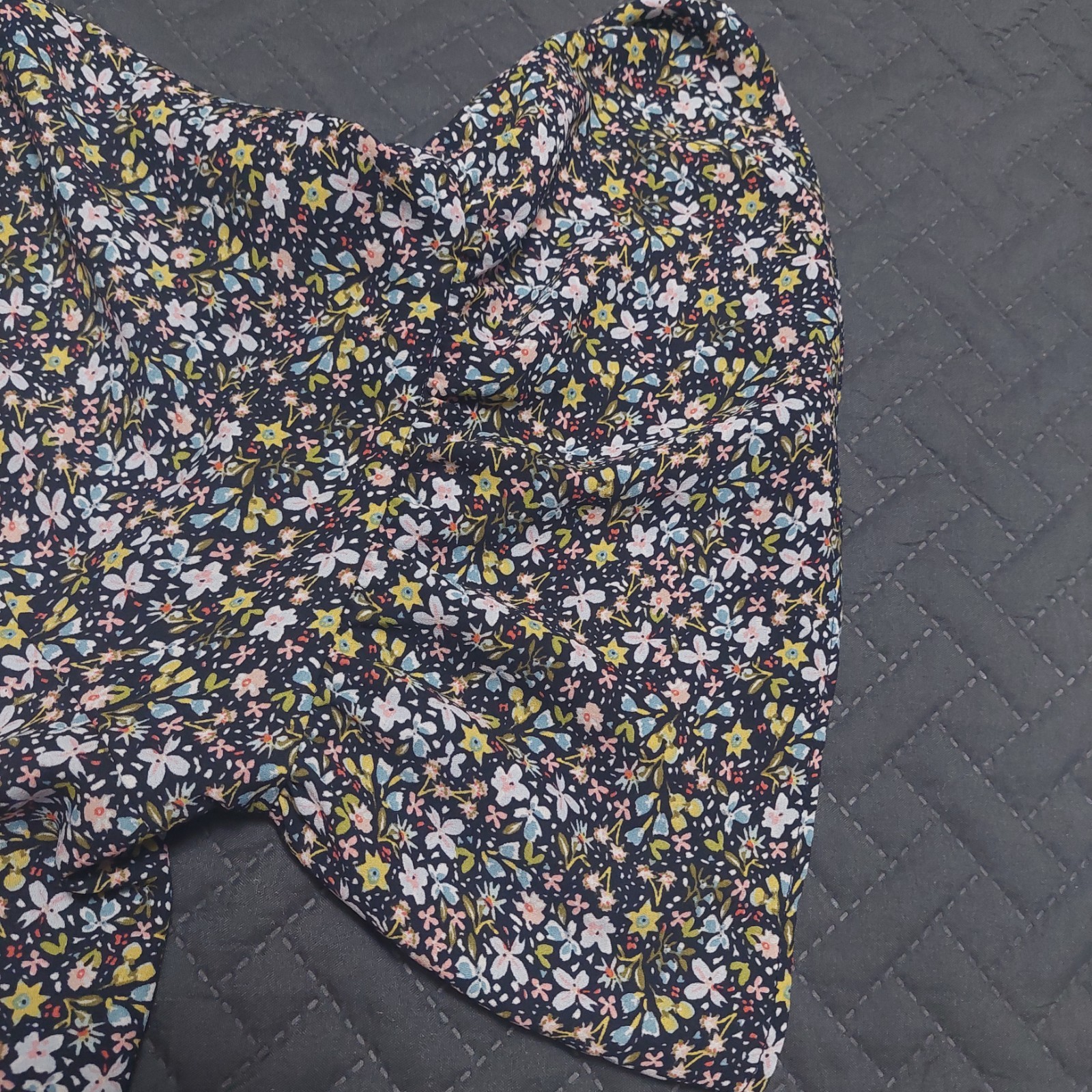 Loft Womens XL Blouse Floral V Neck Short Bell Sleeves Relaxed Lightweight