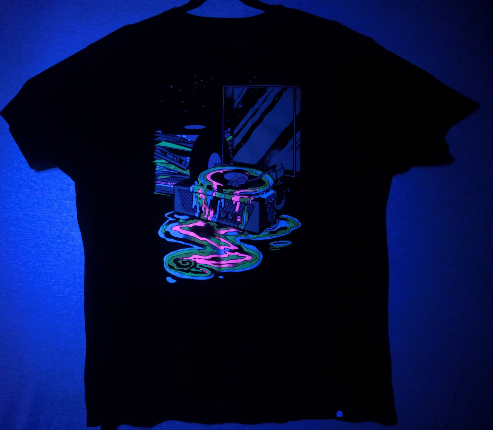 Into The AM Galactic Grooves II 2XL Black UV Reactive Shirt 24.5″ W X 31.5″ L