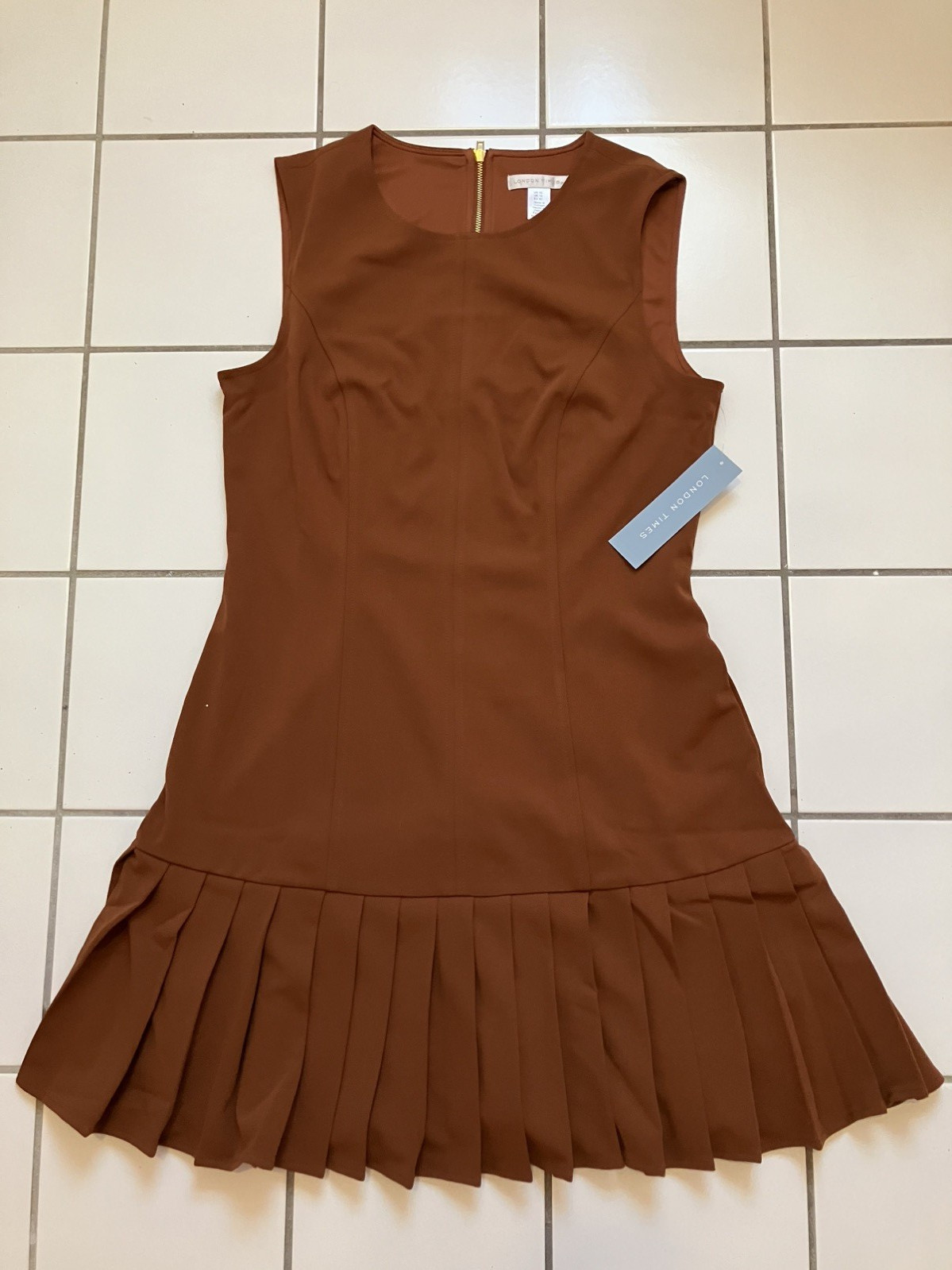 Women’s London Times Size 10 Cedar Brow Sleeveless Pleated Drop Waist Dress -NWT